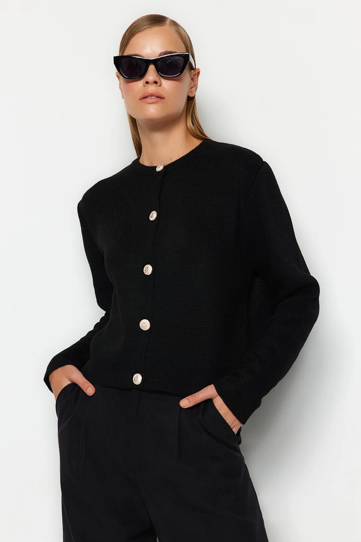 Trendyol Collection  Schwarzer Basic-Strickcardigan TWOAW24HI00090