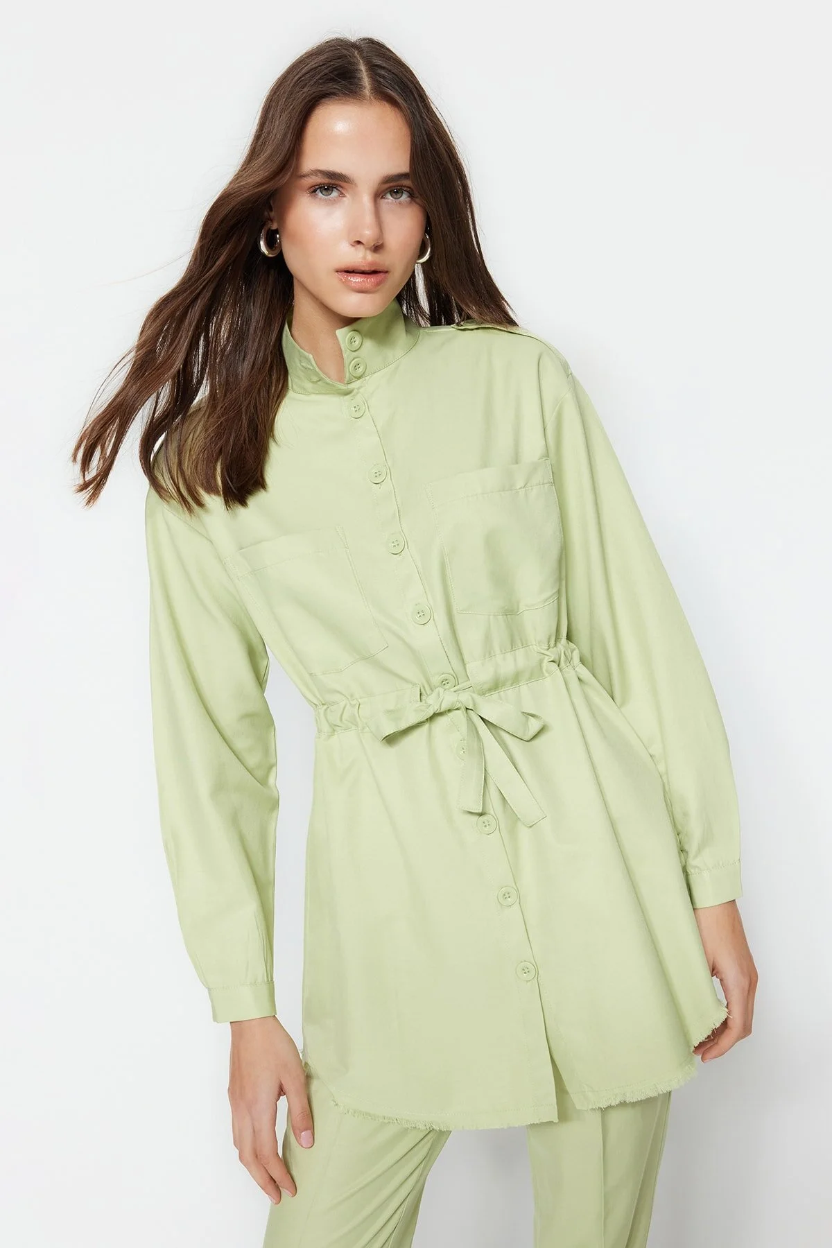 Trendyol Modest  Grünes gewebtes Hemd-Hosen-Set mit Taillenschnürung TCTSS23US00088