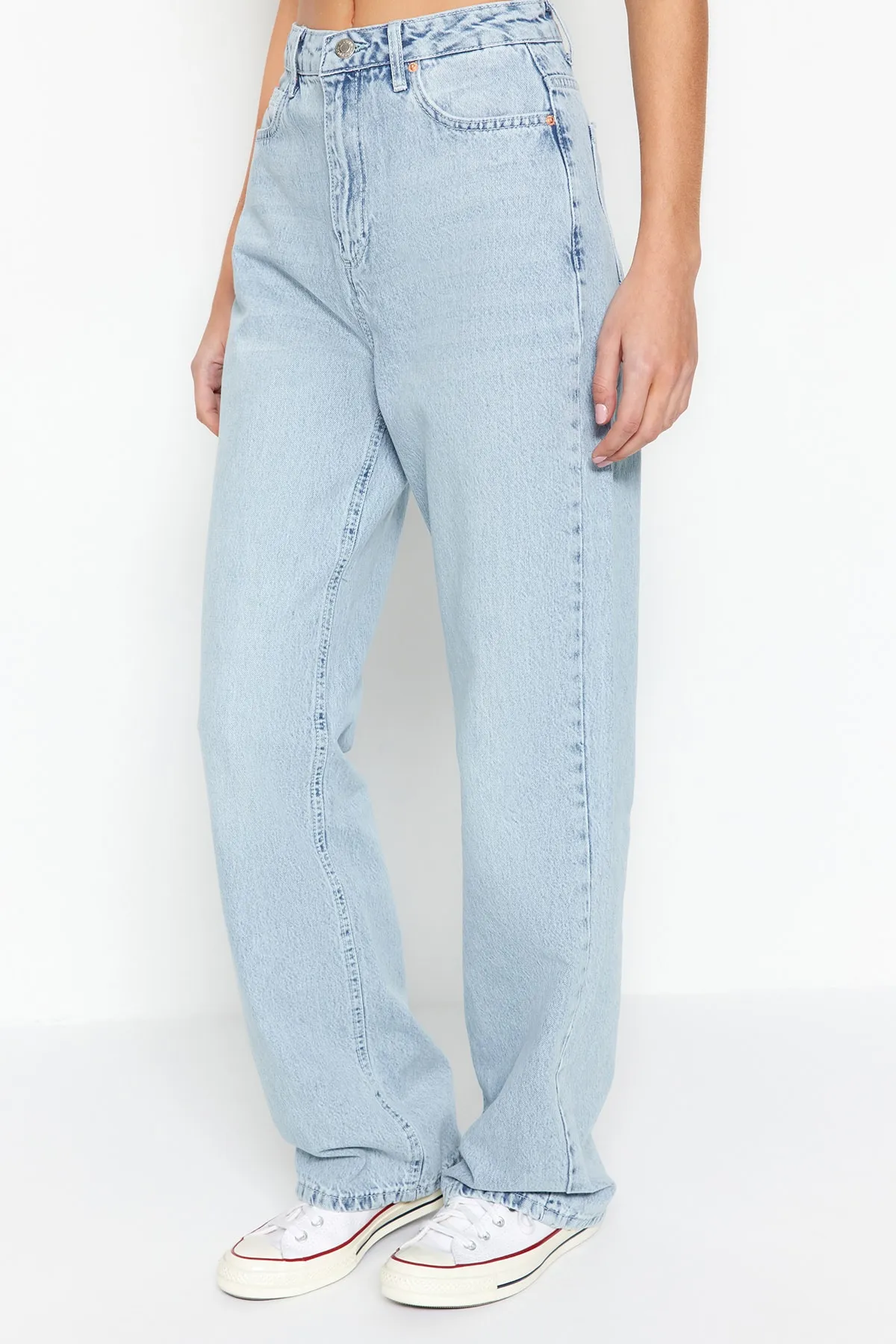 Trendyol Collection  Blaue gerade Jeans mit hoher Taille TWOSS22JE0242