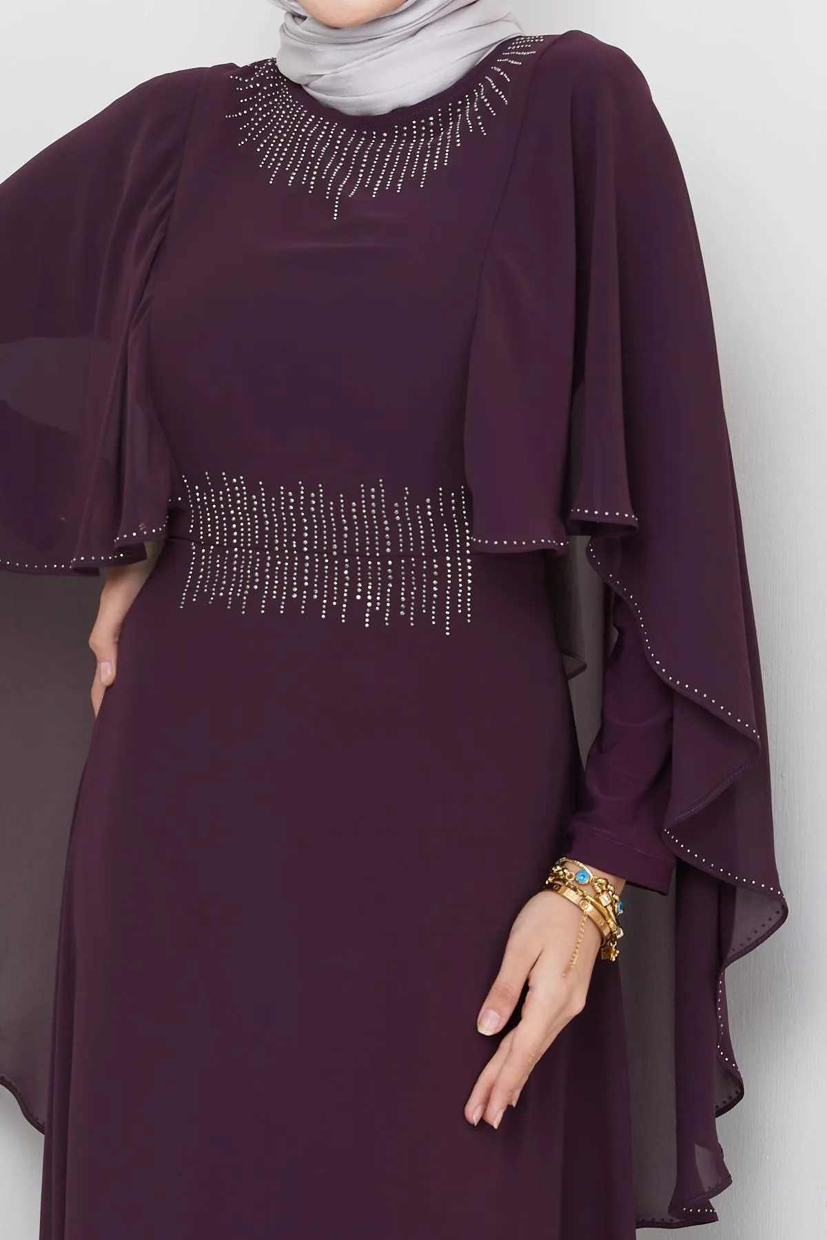 Olcay  Stein- und Cape-detailliertes Chiffon-Hijab-Abendkleid DAM 1650