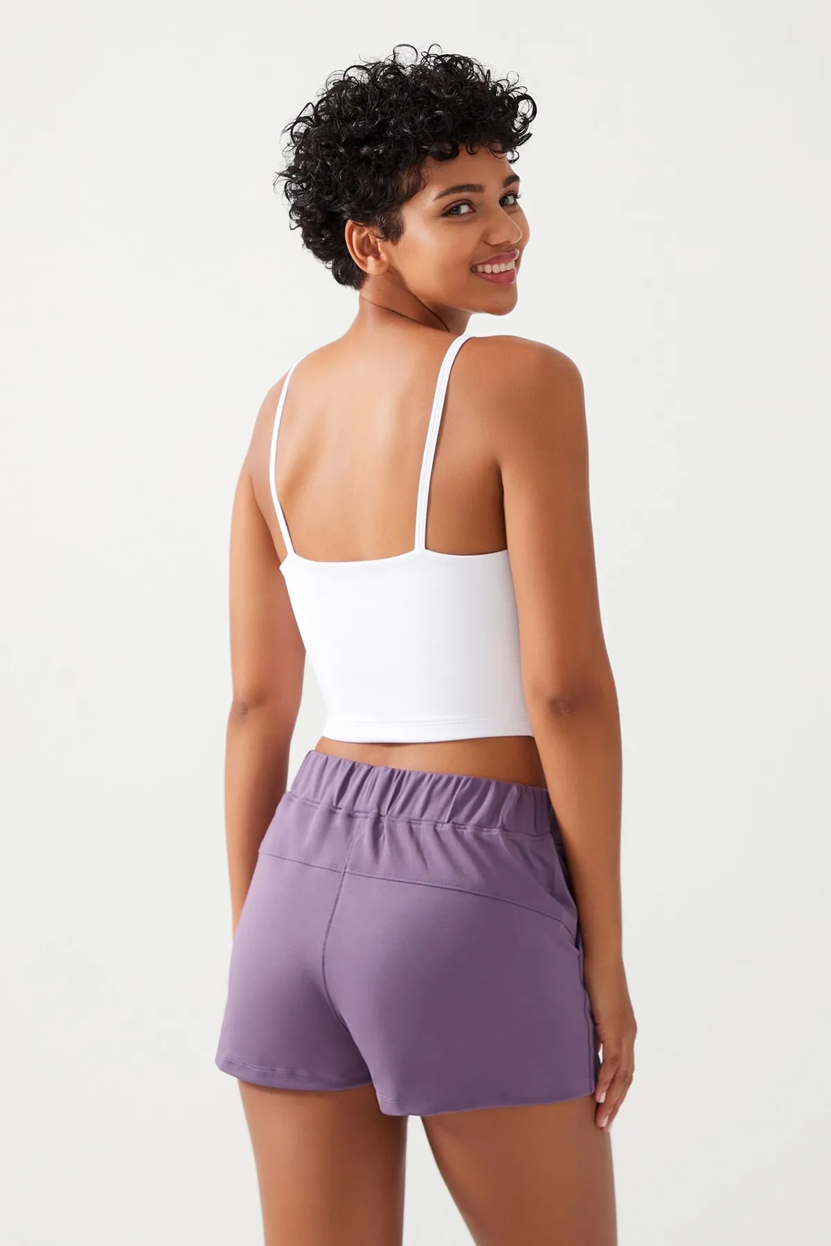 LOS OJOS  Damen-Sportshorts mit Taschen, elastischem Bund und Basic-Passform in Flieder