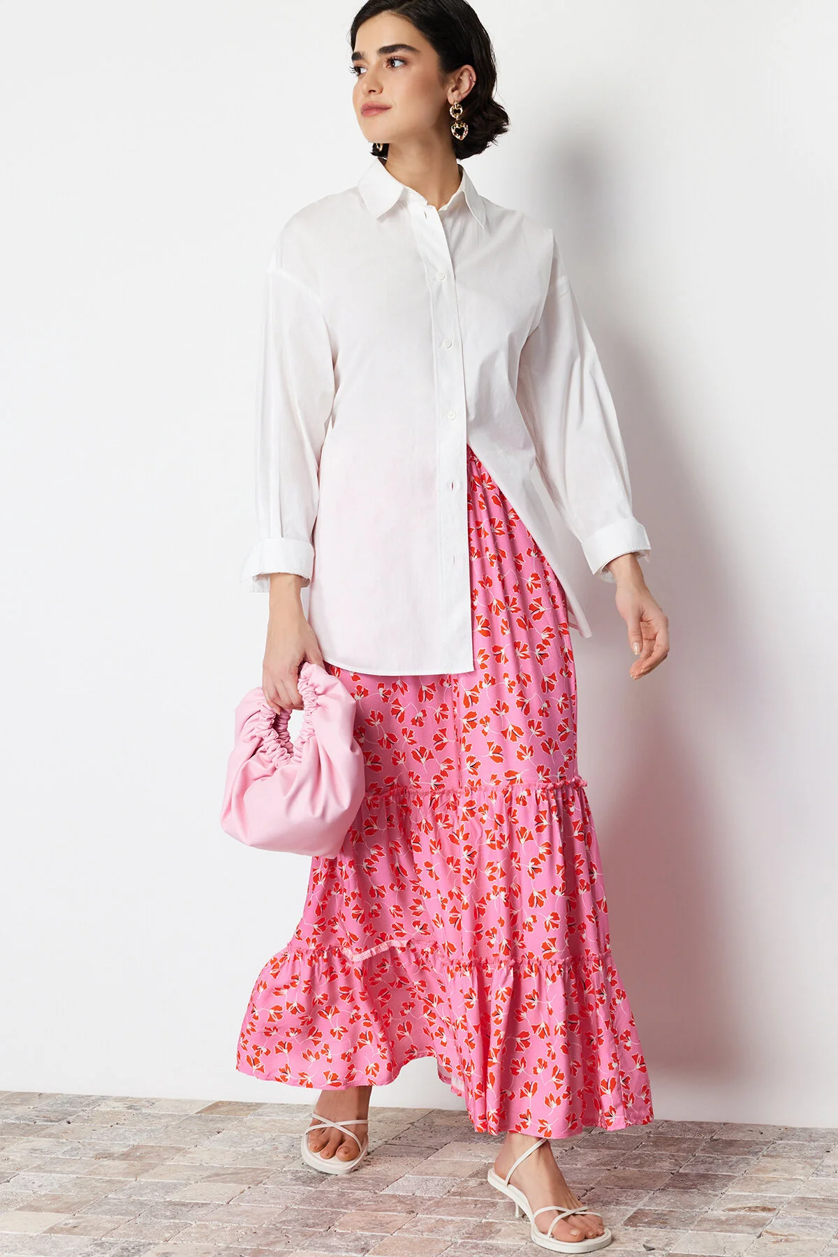 Trendyol Modest  Rosa gewebter Rock mit Blumenmuster TCTSS22EE00000