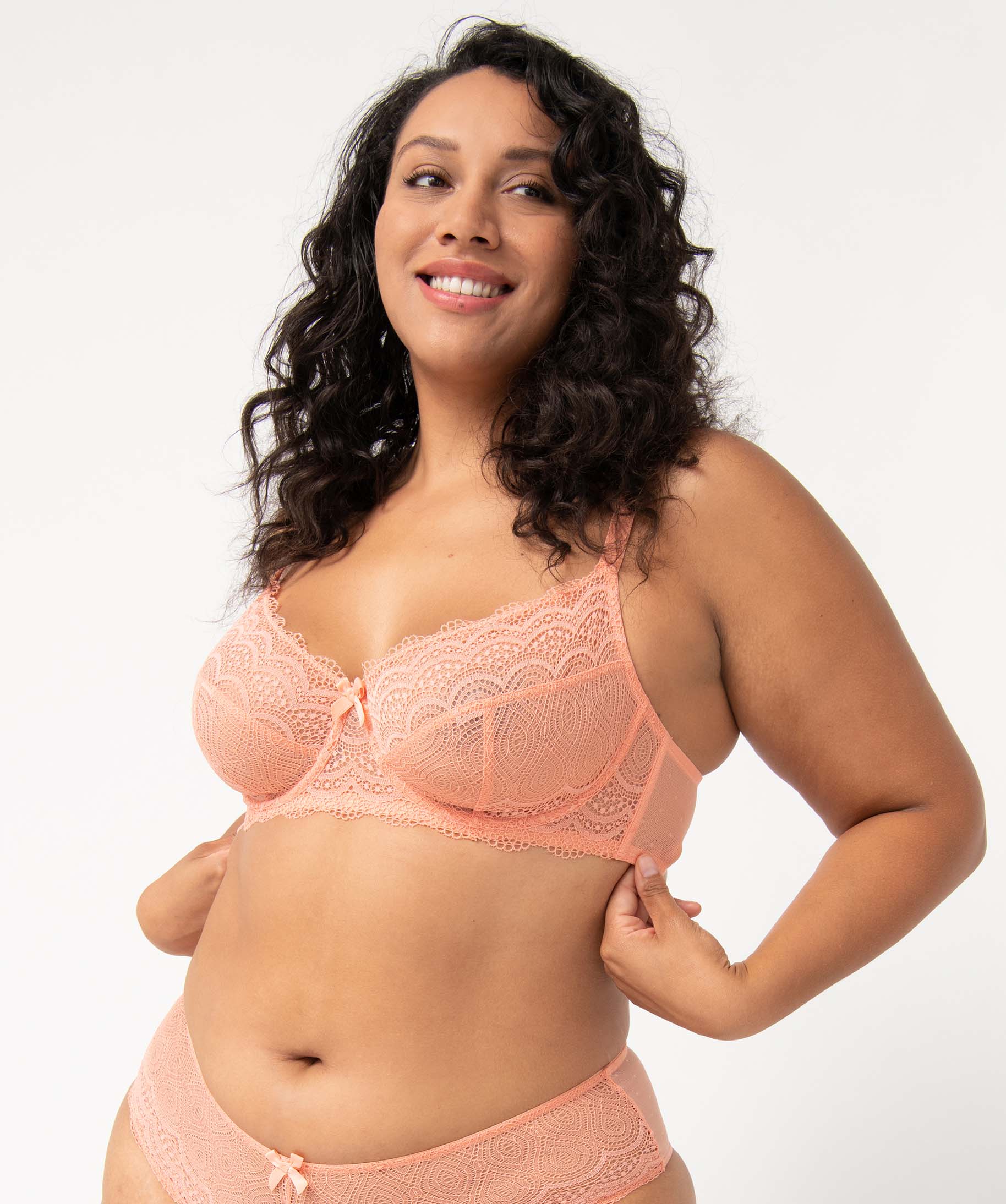 Soutien-gorge emboitant grande taille à armatures en dentelle rose | GEMO