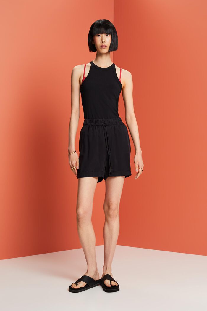 Shorts aus TENCEL™ mit Bindegürtel