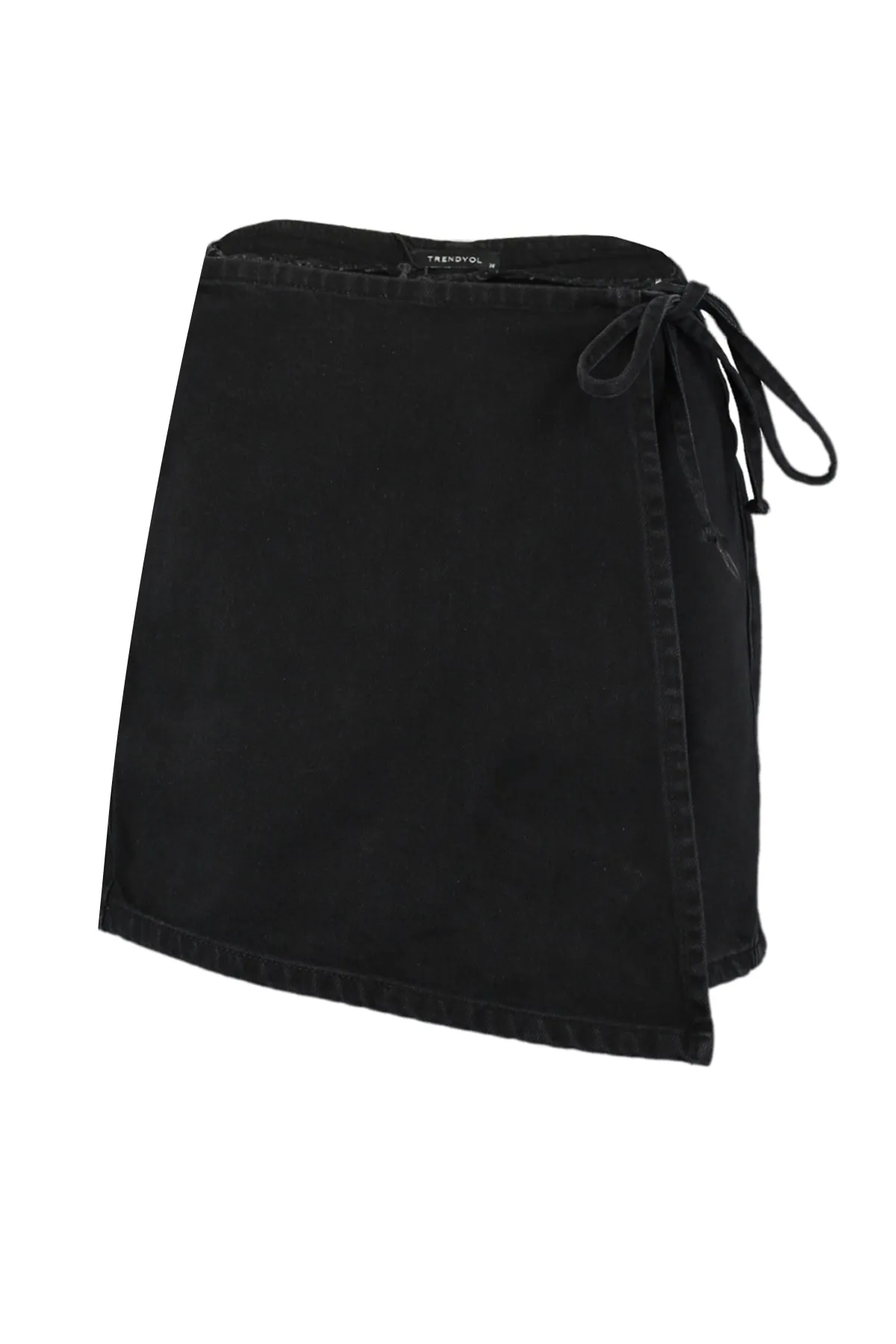 Trendyol Collection  Schwarze asymmetrische Jeansshorts und Bermuda