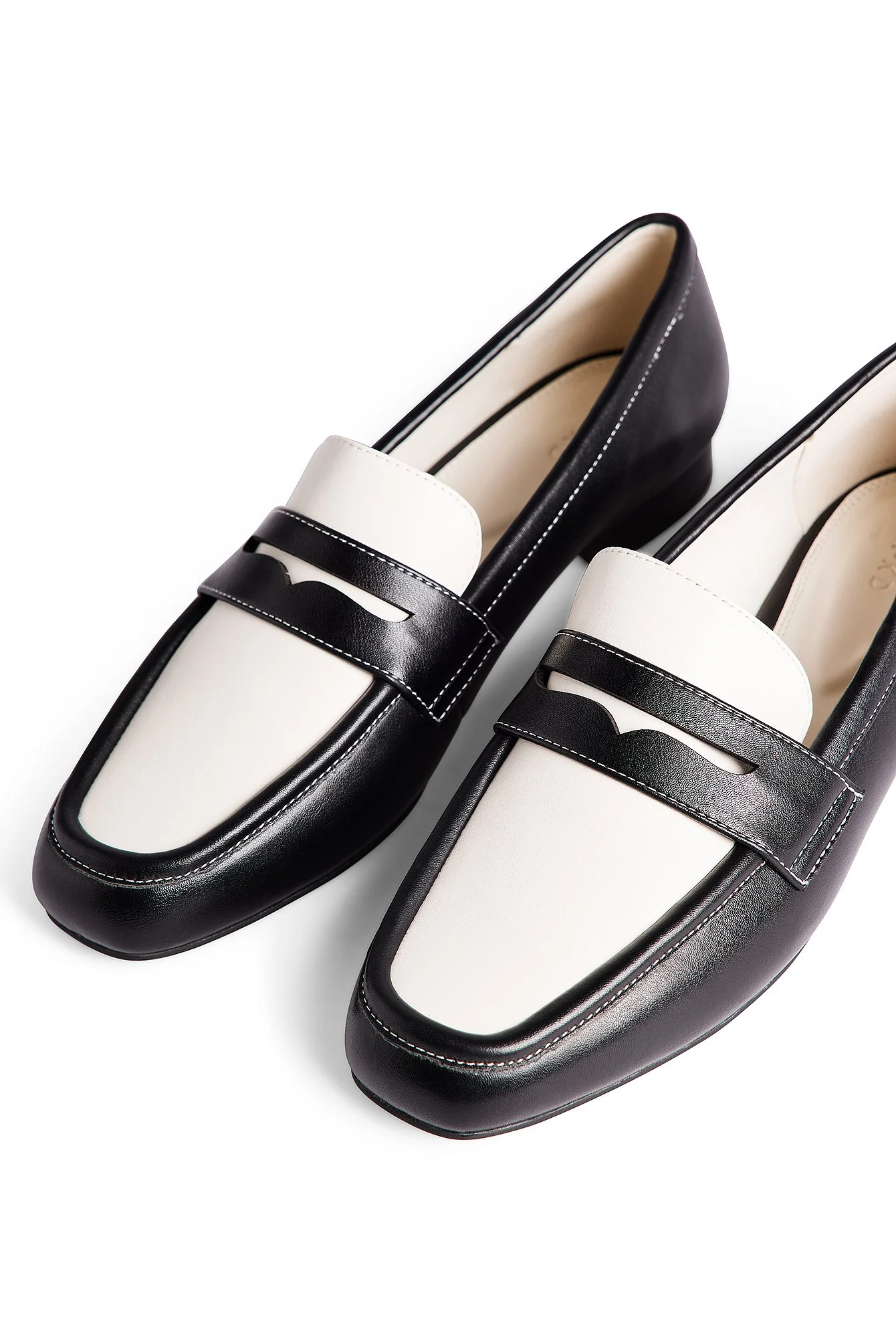 Loafers mit eckiger Spitze