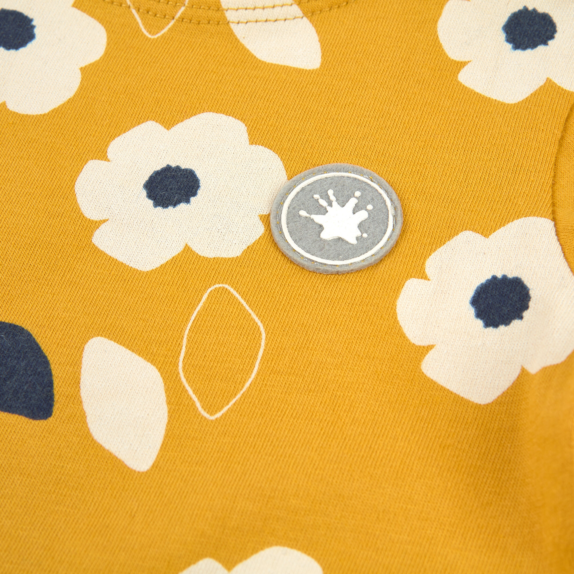 T-Gelbes Baby T-Shirt mit Blümchen bedruckt