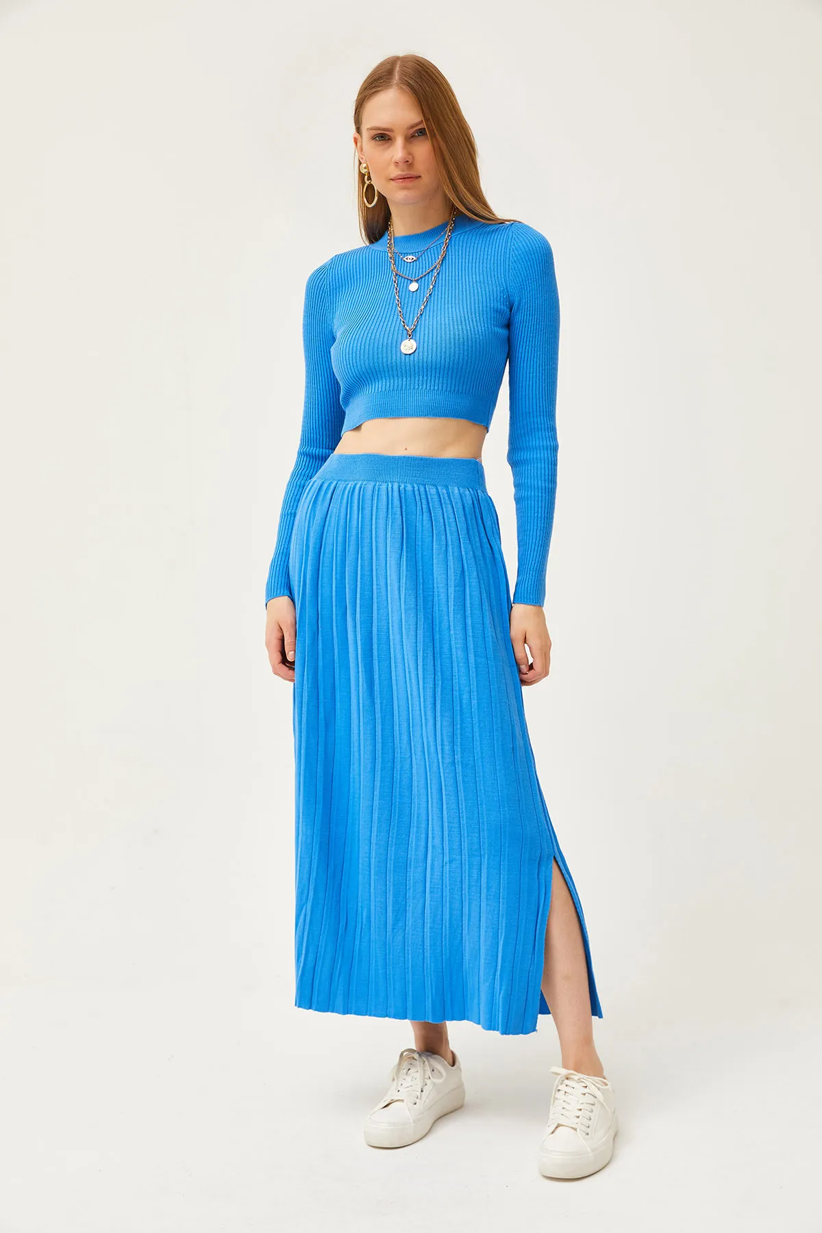 Olalook  Blaues Strickwaren-Set mit Oberteil und Pullover für Damen mit Plissee und Schlitz TKM-19000257