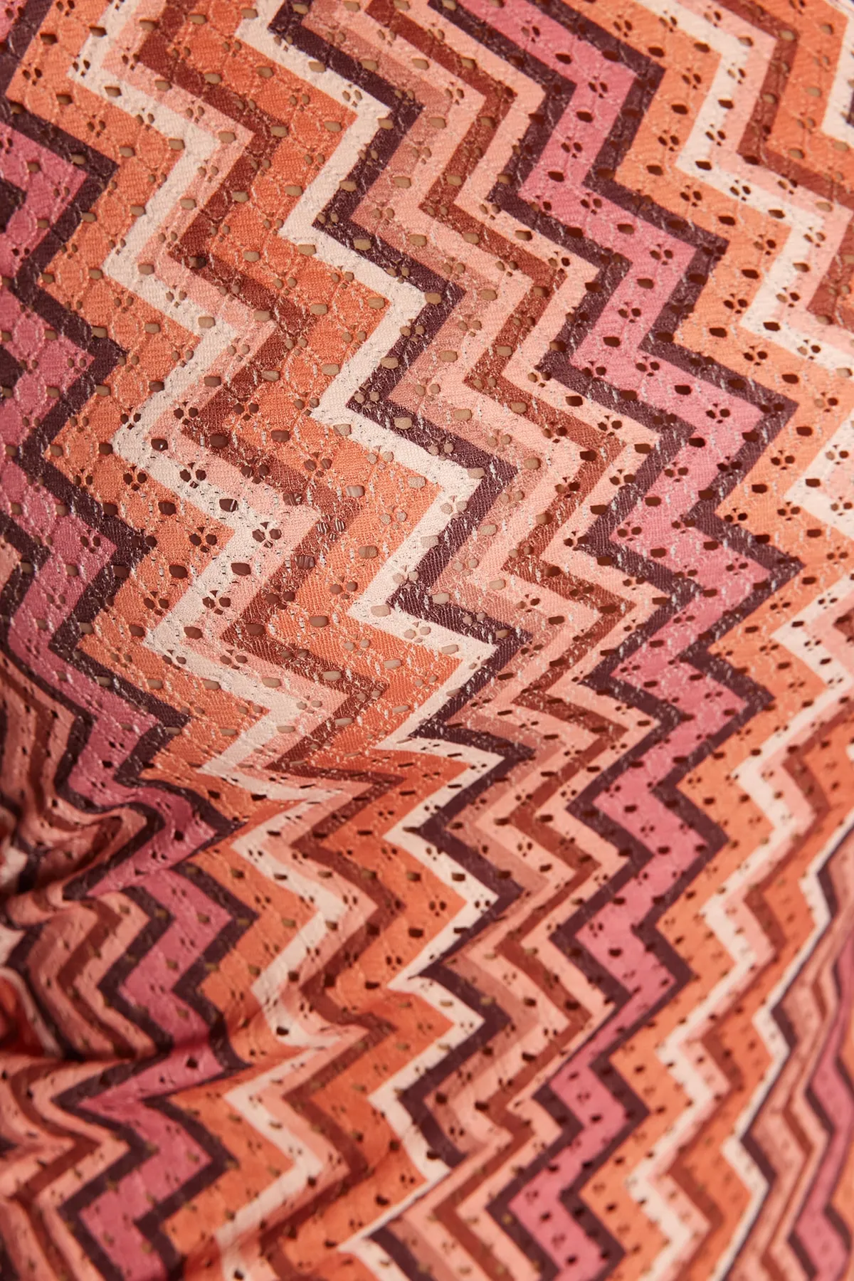 Trendyol Collection  Geometrisch gemustertes, tailliertes, gestricktes Mini-Strandkleid mit einer Schulter TBESS23EL00206
