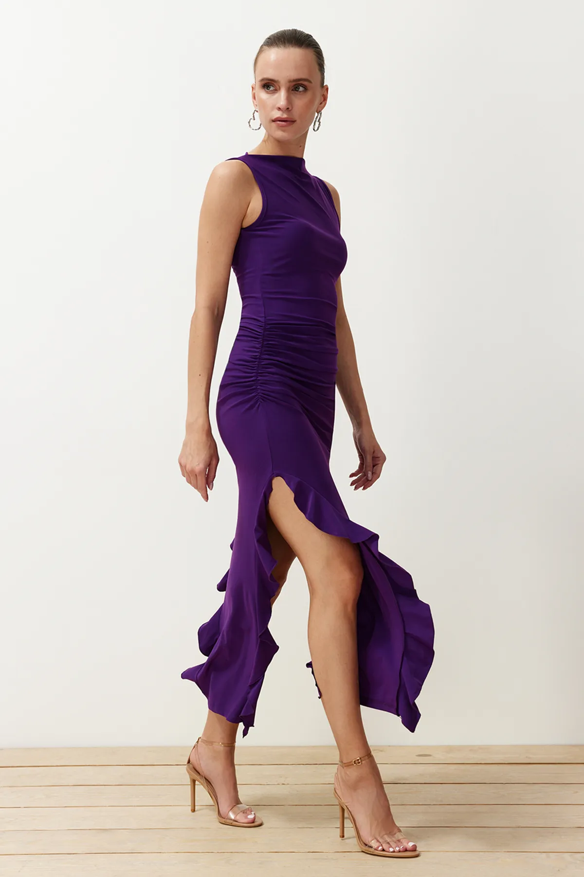 Trendyol Collection  Lila ärmelloses, geschlitztes, dehnbares, dickes Sandy-Maxi-Bleistiftkleid mit Rüschendetails TWOSS24EL00688