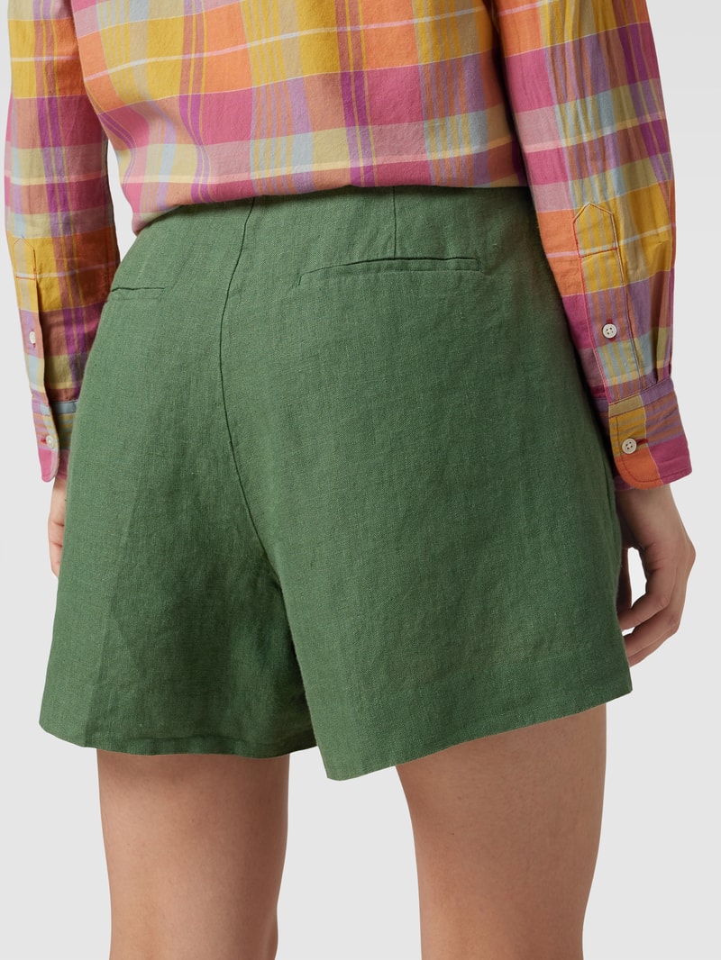 Leinenshorts mit Gesäßtaschen in dunkelgrün