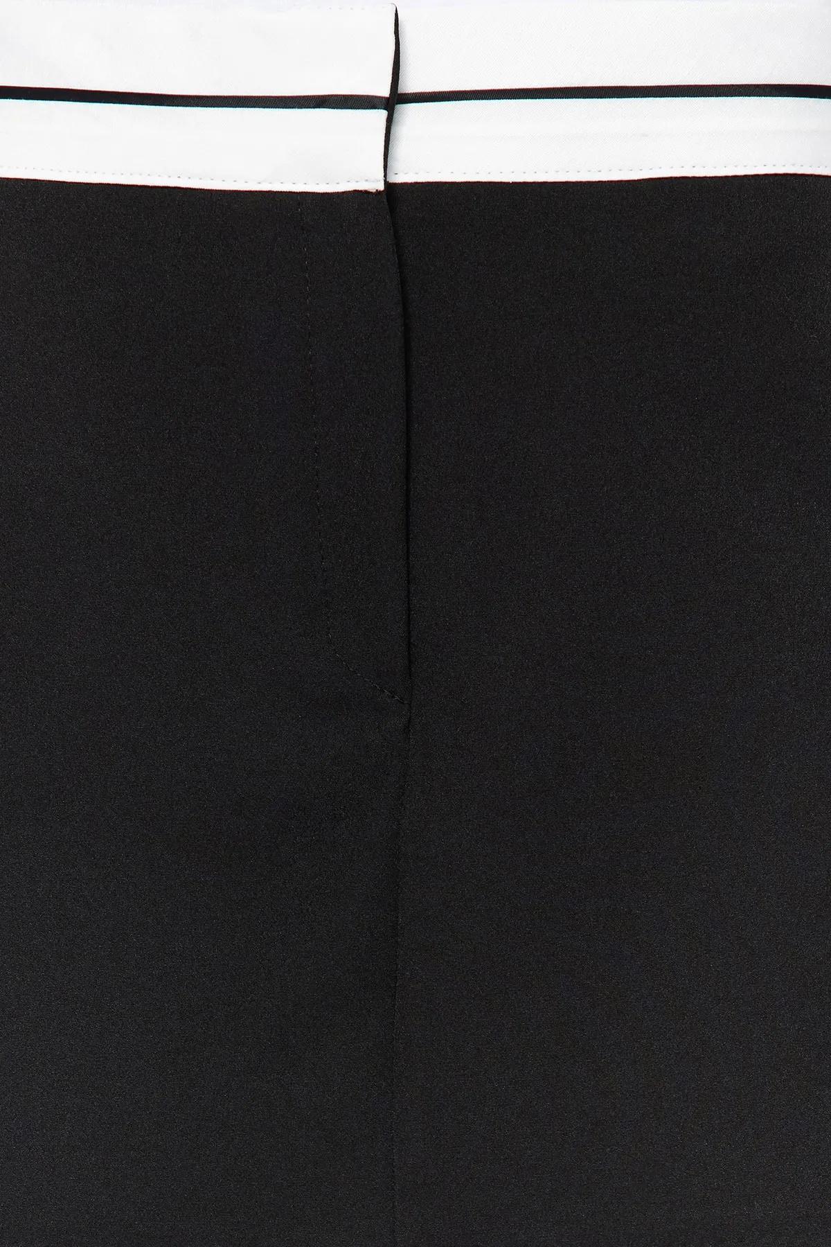 Trendyol Collection  Shorts - Schwarz - Hoher Bund
