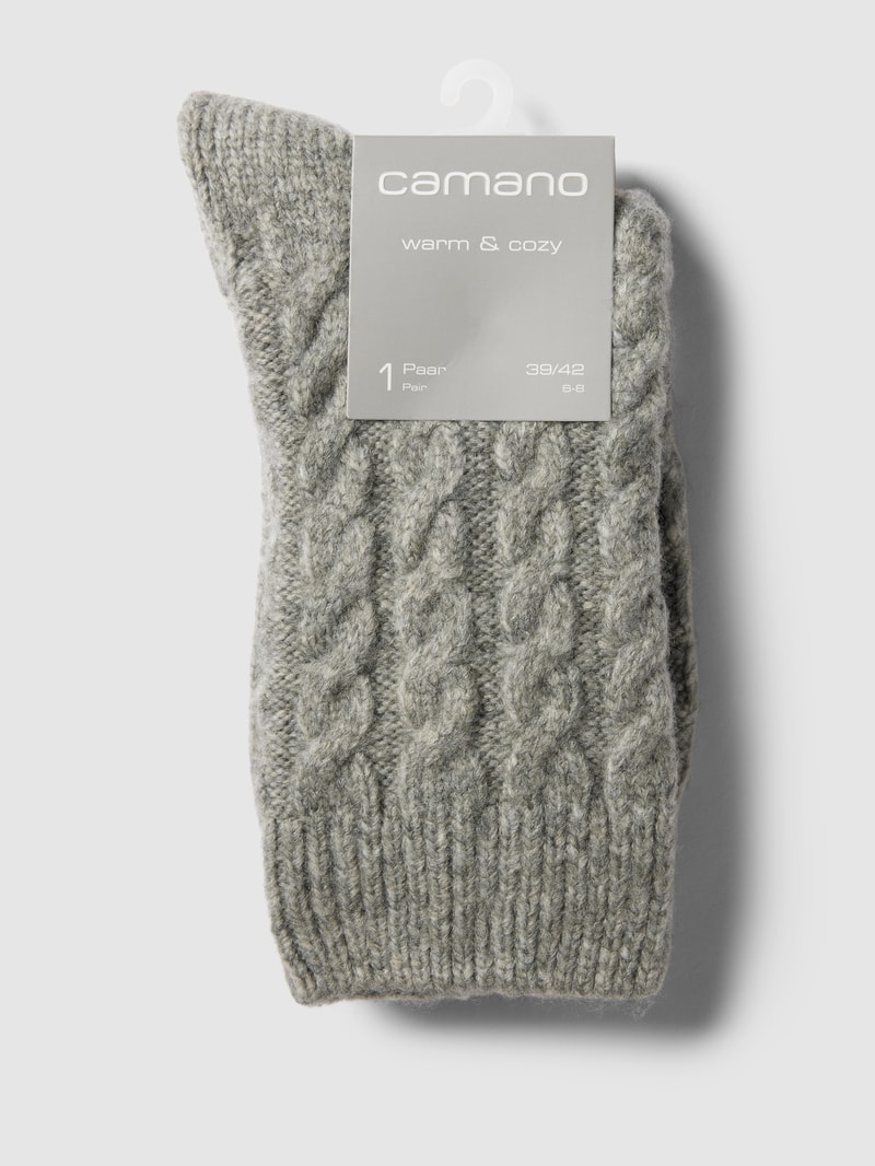 Socken mit Zopfmuster in hellgrau