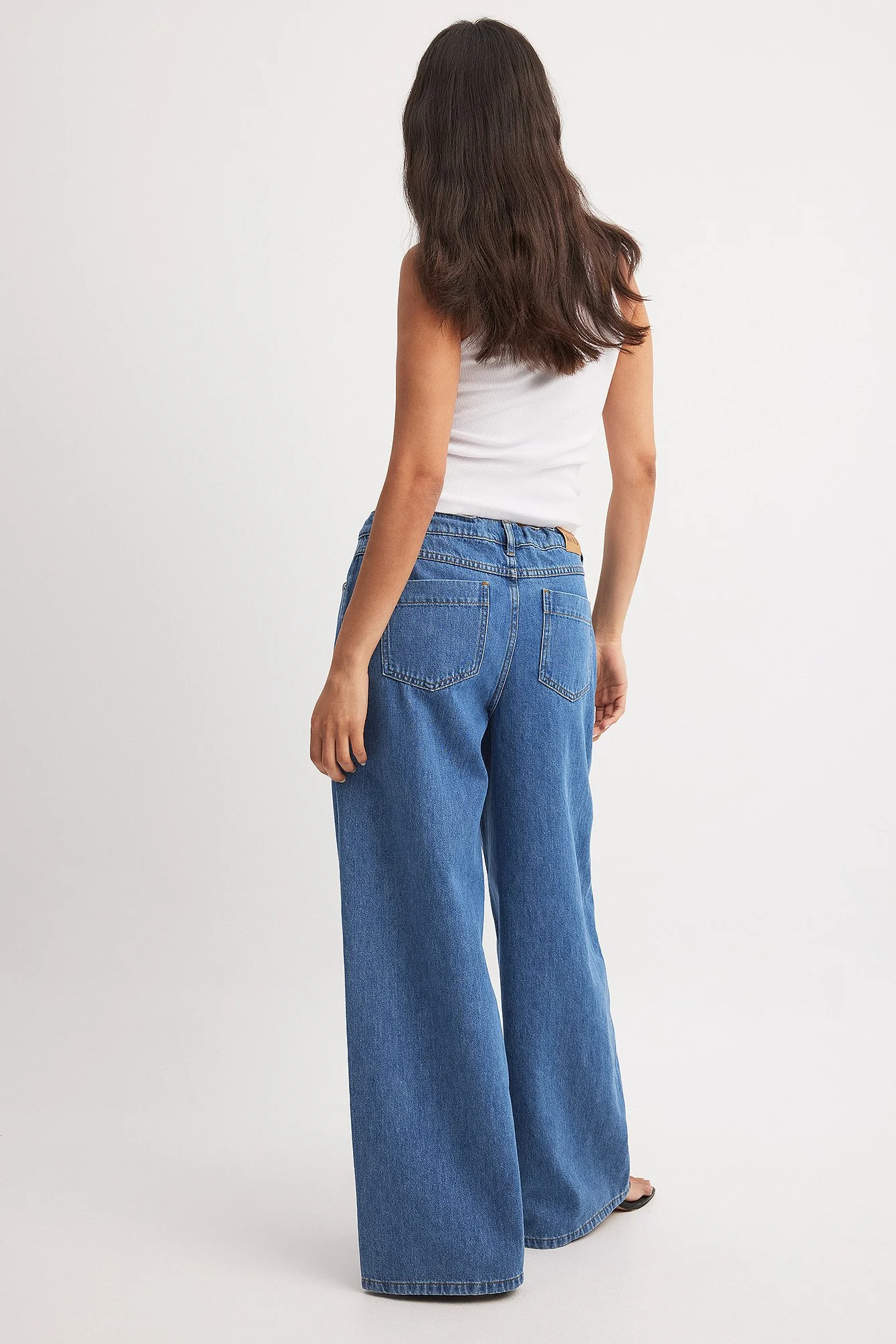 Jeans mit halbhoher Taille und Tunnelzug