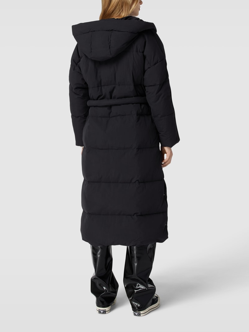 Steppmantel mit Taillengürtel Modell 'Puffer Mantel' in schwarz
