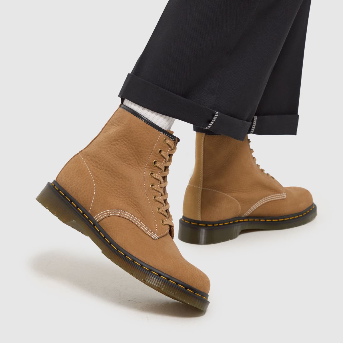 Dr Martens 1460 stövlar i brunt