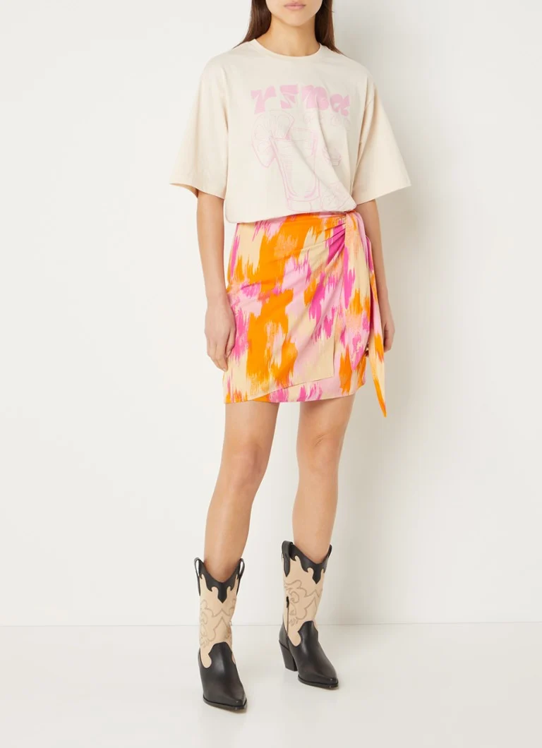 T-shirt Maggy del marchio Refined Department con stampa