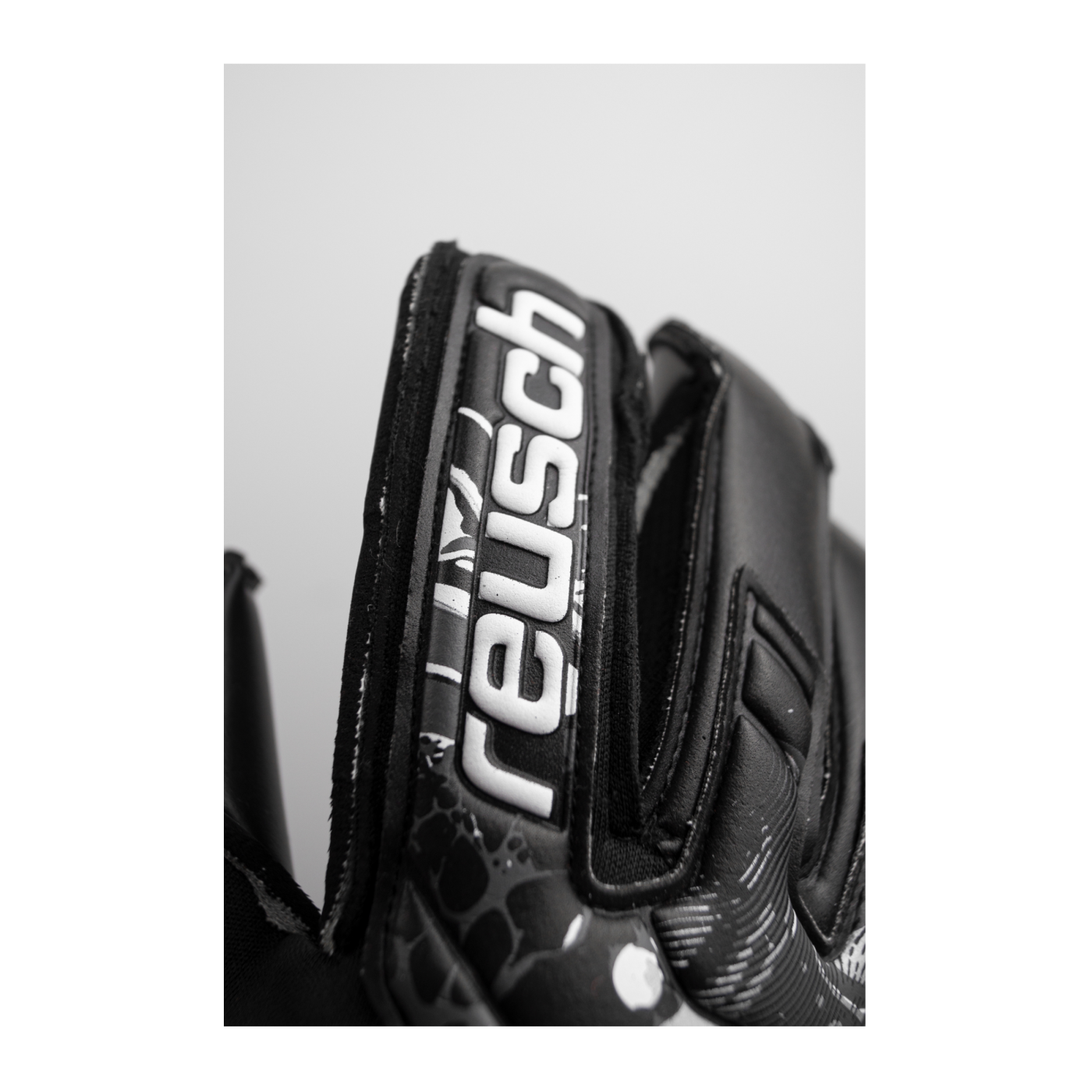 Reusch Attrakt Infinity Resistor Adaptive Flex 2023 TW-Handschuhe Schwarz F7700