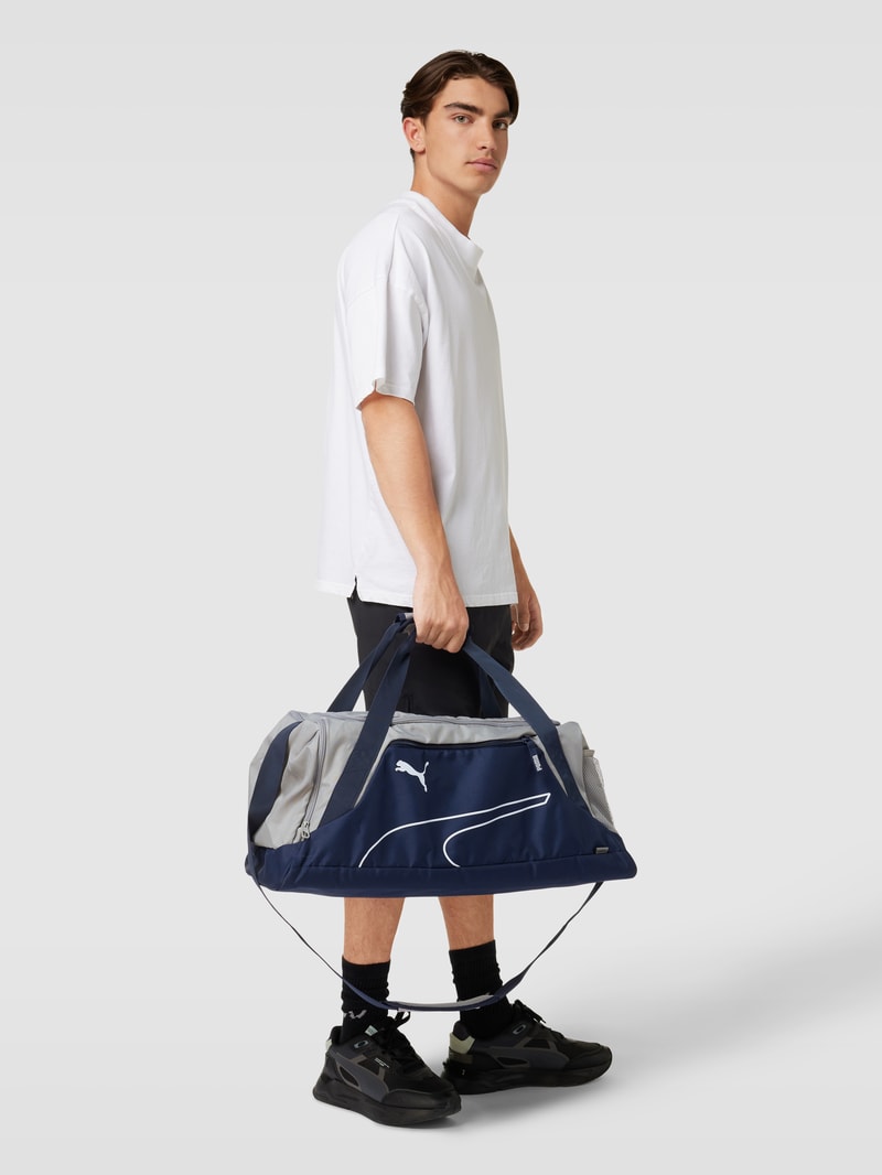Sporttasche mit Label-Details in marineblau