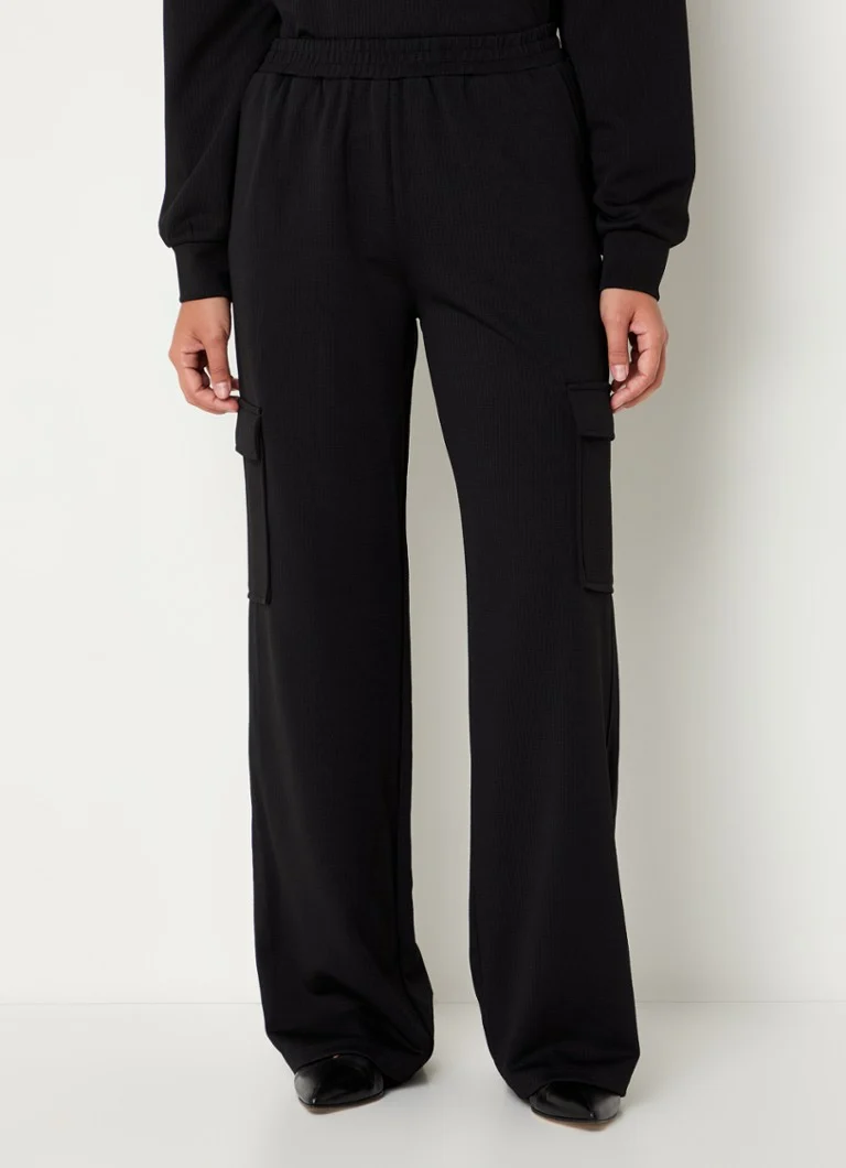 Pantaloni cargo Yuma di Refined Department, vita media, vestibilità ampia, con tasche laterali