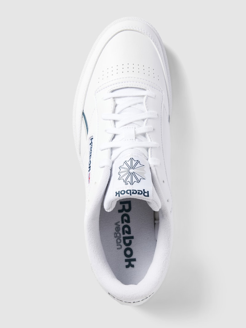 Sneaker mit Label-Detail in weiß