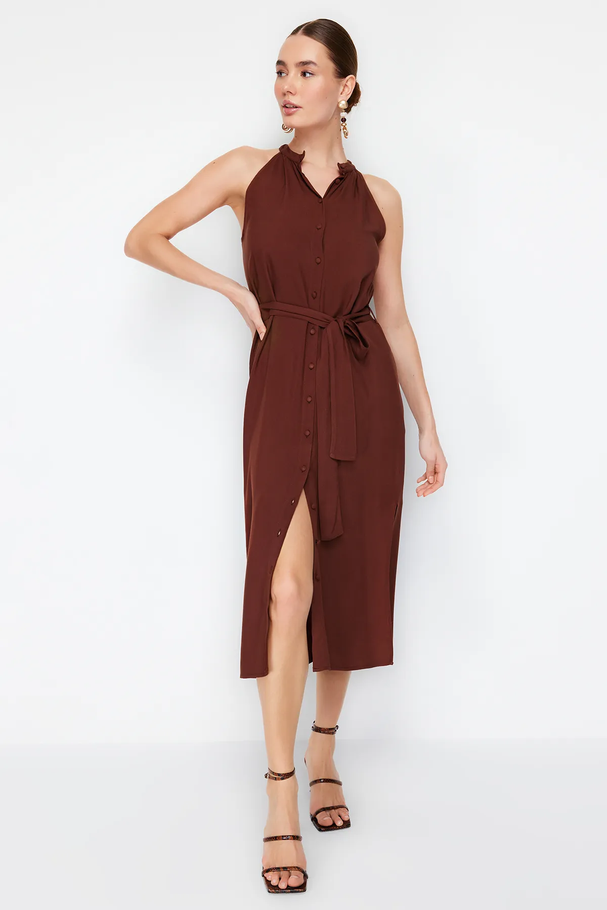 Trendyol Collection  Braunes gewebtes Midikleid TWOSS19XM0112