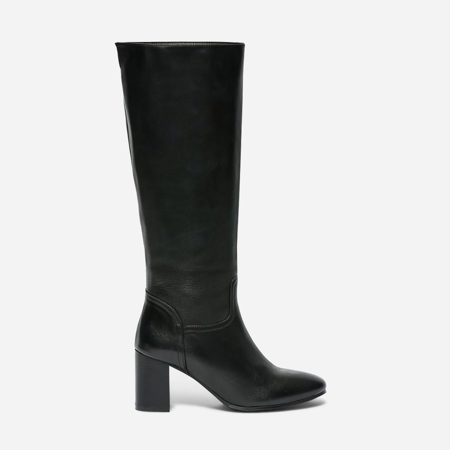 Botte noire en cuir à talon
