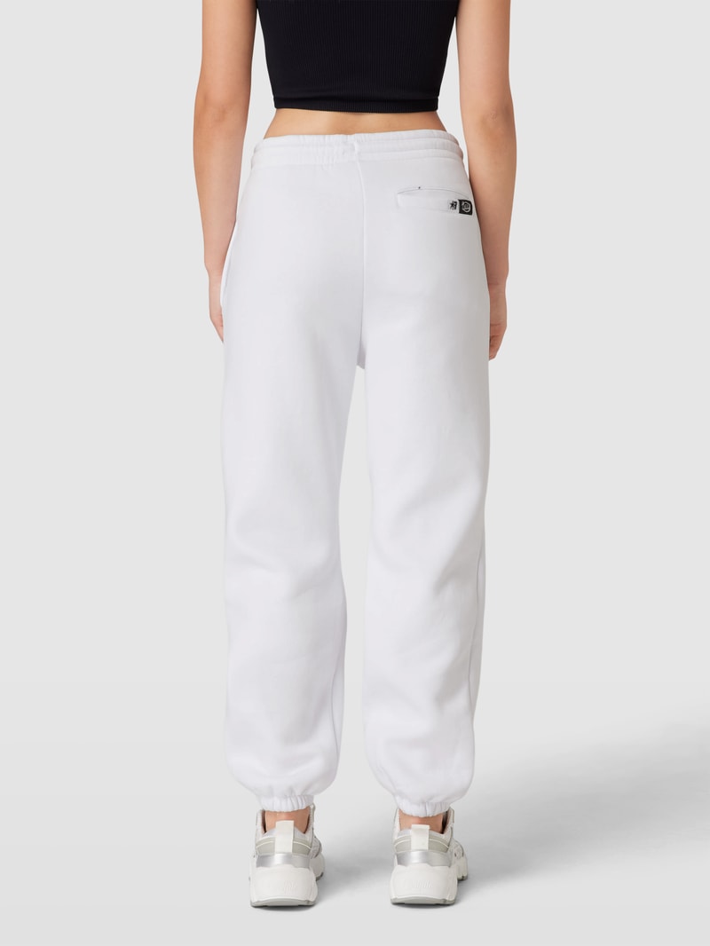 Sweatpants mit Label-Print in weiß