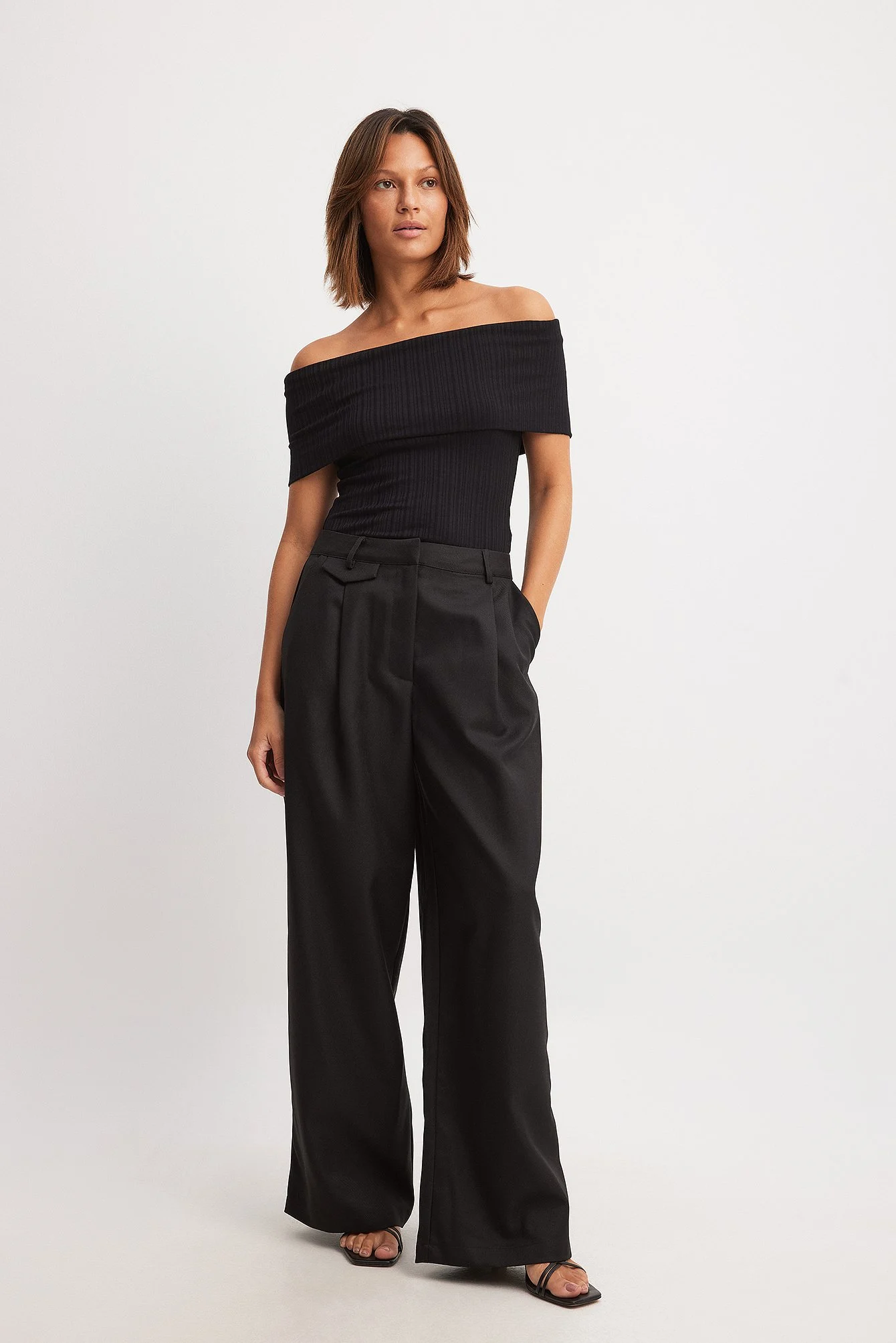 Geripptes Off-Shoulder-Top