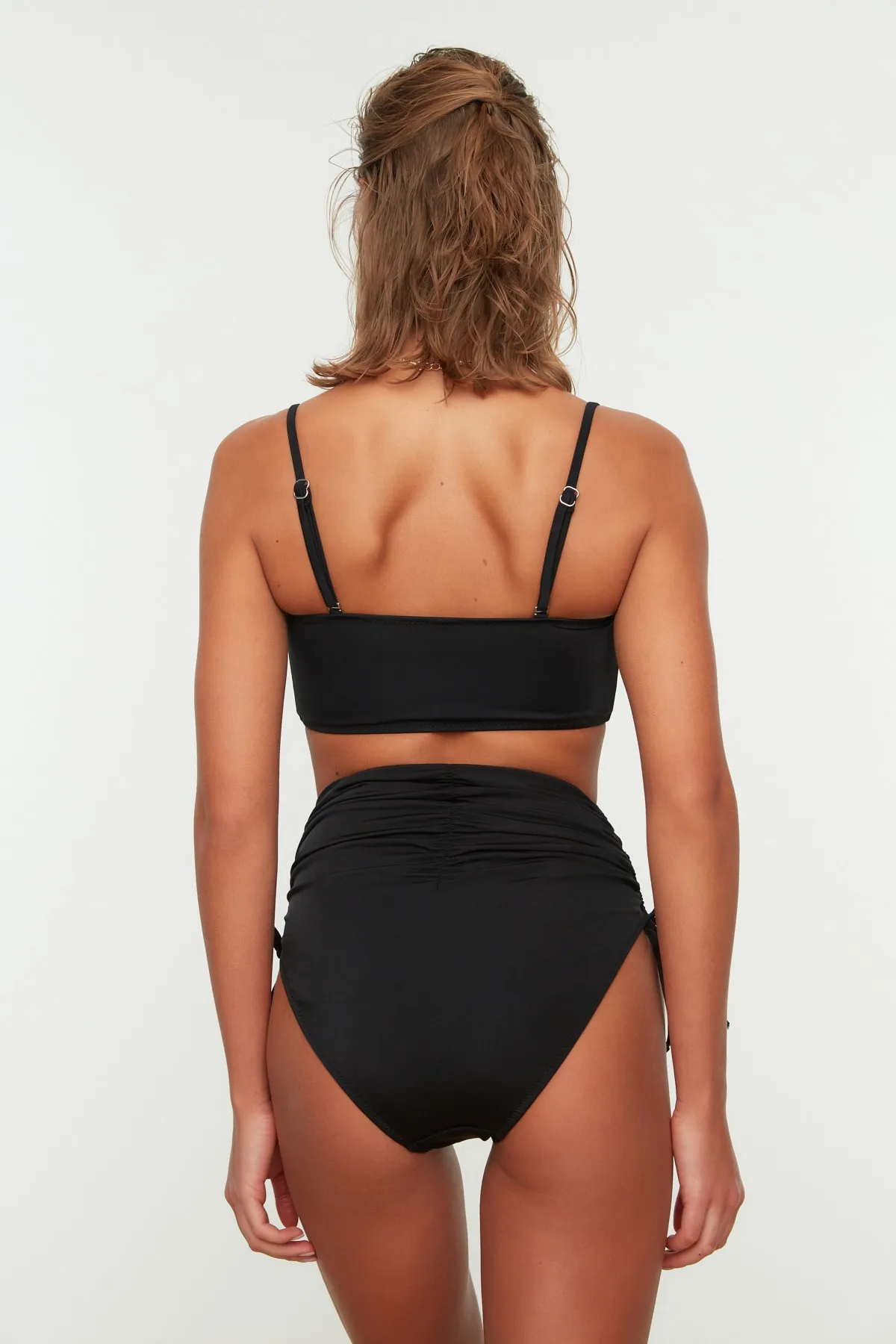 Trendyol Collection  Schwarze Tunnel-Hipster-Bikinihose mit hoher Taille TBESS21BA0342