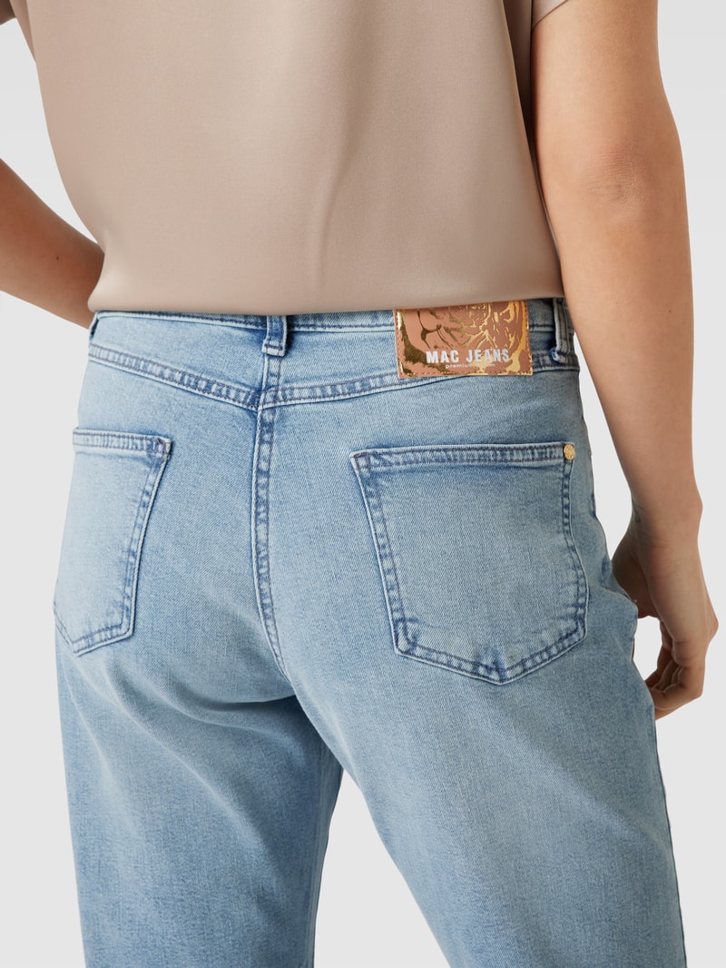 Jeans mit Label-Patch Modell 'CRISSCROSS' in hellblau