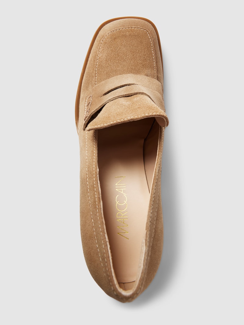 Pumps mit breitem Absatz in camel