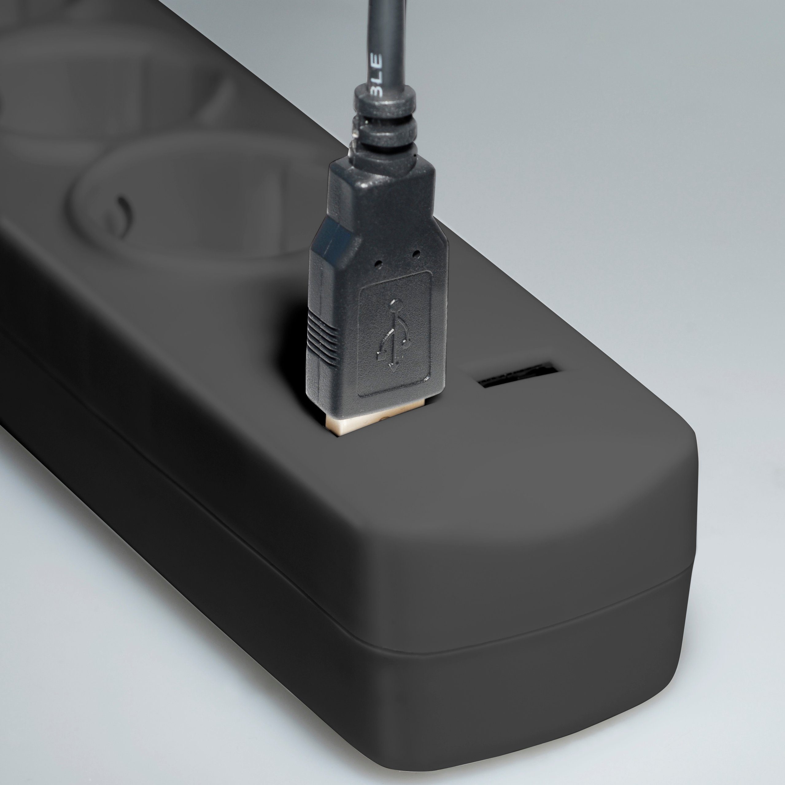 Maxtrack Steckdosenleiste (Kabellänge 1.5 m), 3-fach Steckdosenleiste mit flachem Winkelstecker und 2x USB
