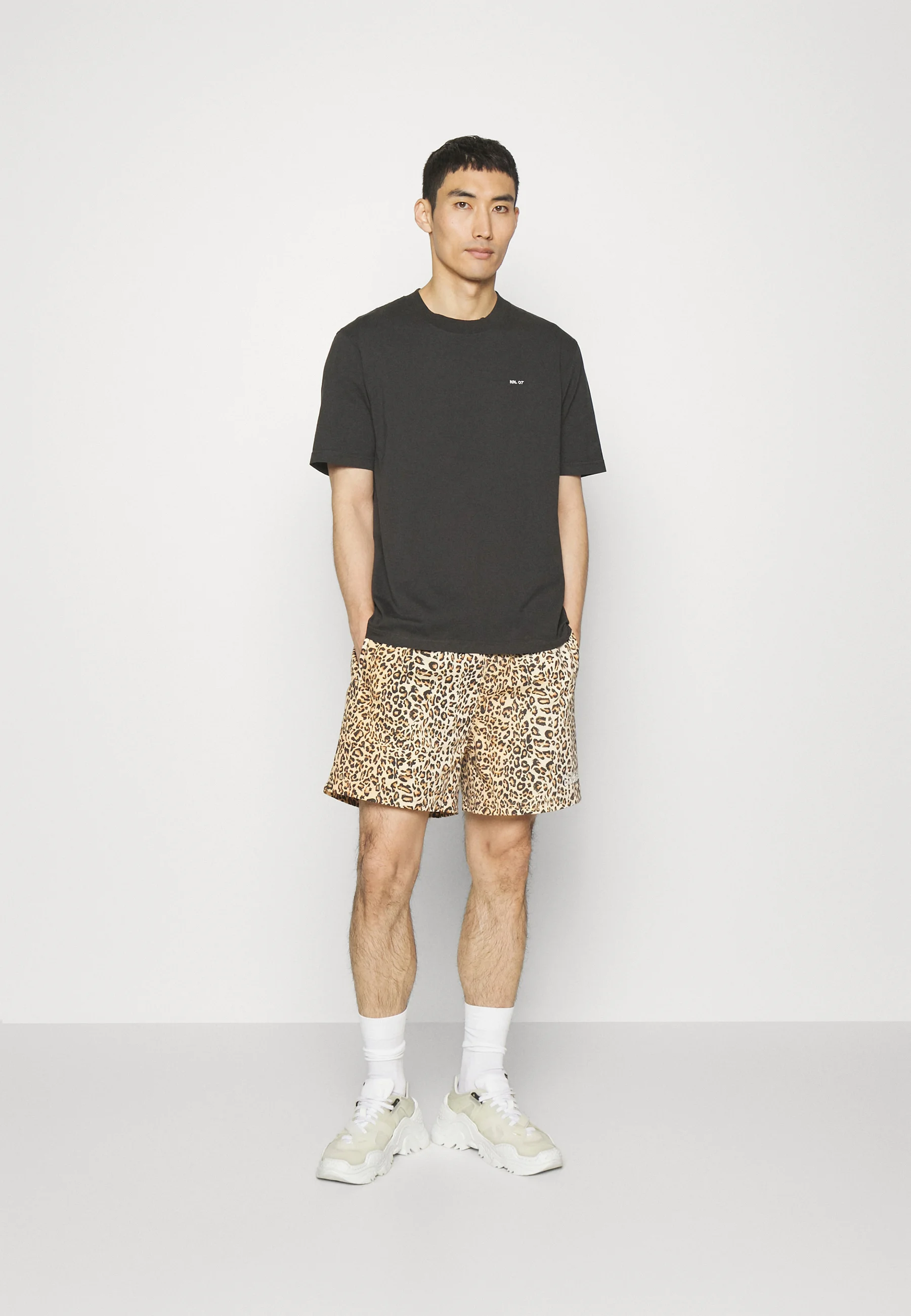 NN.07 ADAM EMB - Camiseta básica
