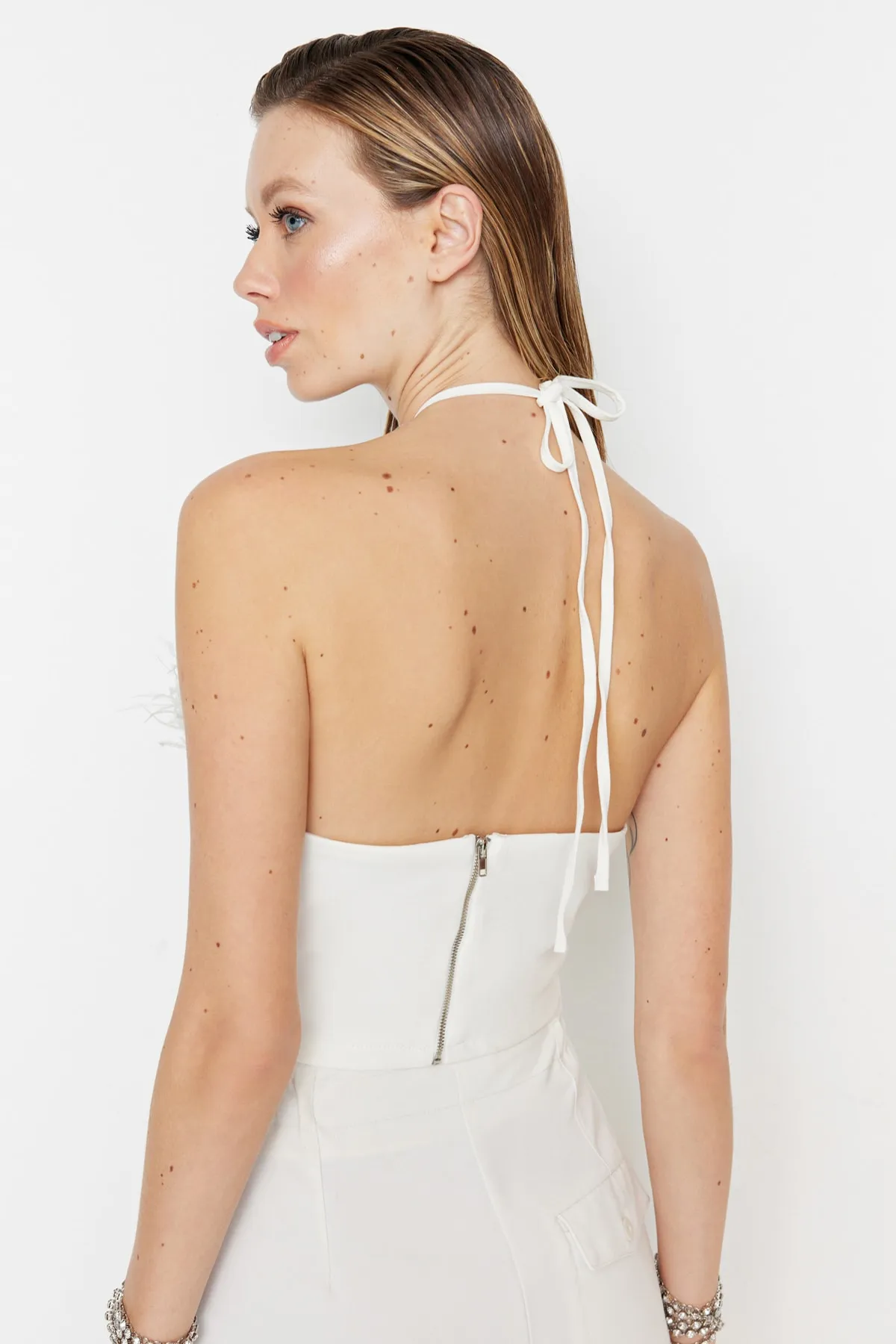 Trendyol Collection  Ecrufarbenes, bauchfreies, gefüttertes Braut-Bustier mit Webbesatz TPRSS23BS00017