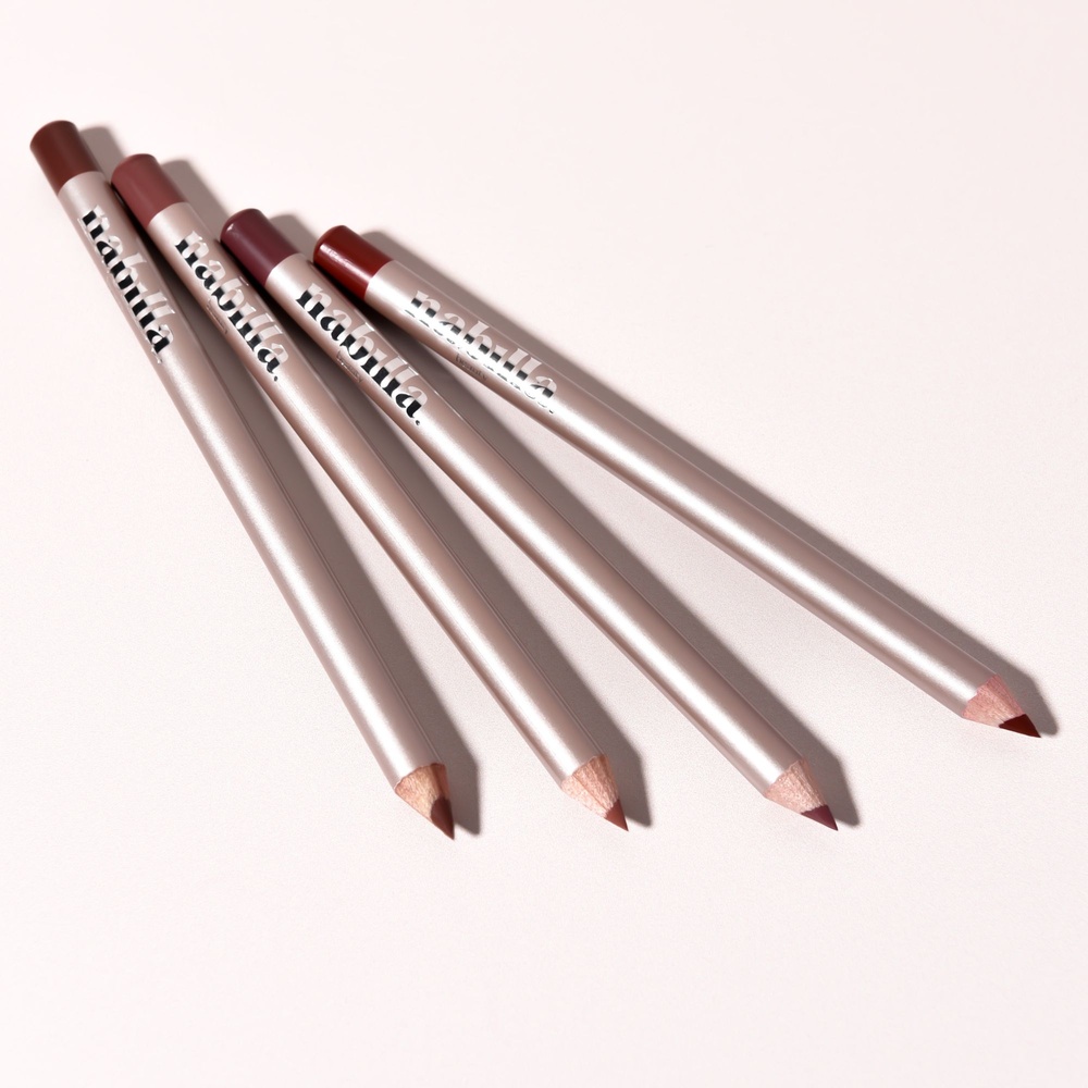 nabilla beauty Nude beige 01 Crayon lèvres
