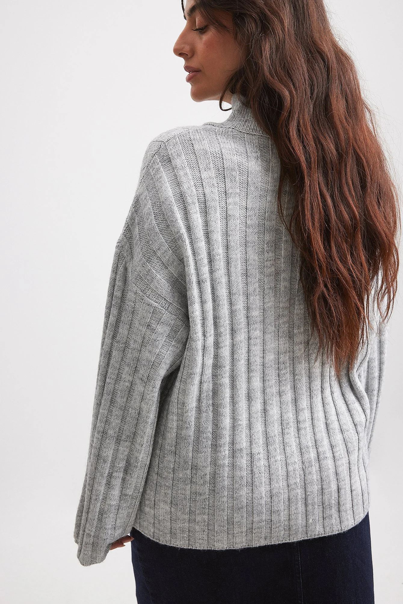 Gerippter Strickpullover mit Rollkragen