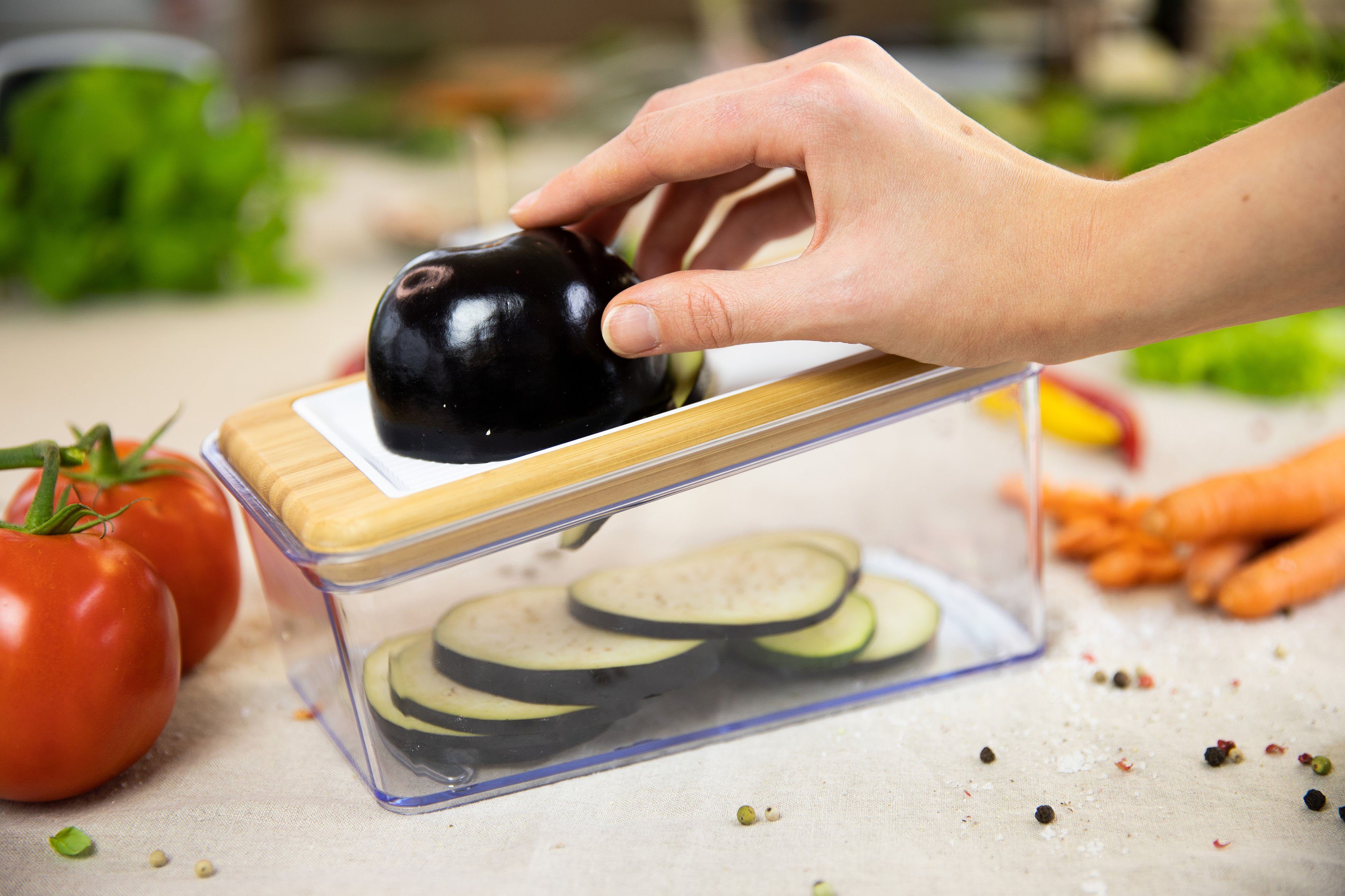 JUST VEGAN Gemüsehobel Slicer, Bambus, Edelstahl, Glas, Kunststoff, (Set), Behälter aus Glas