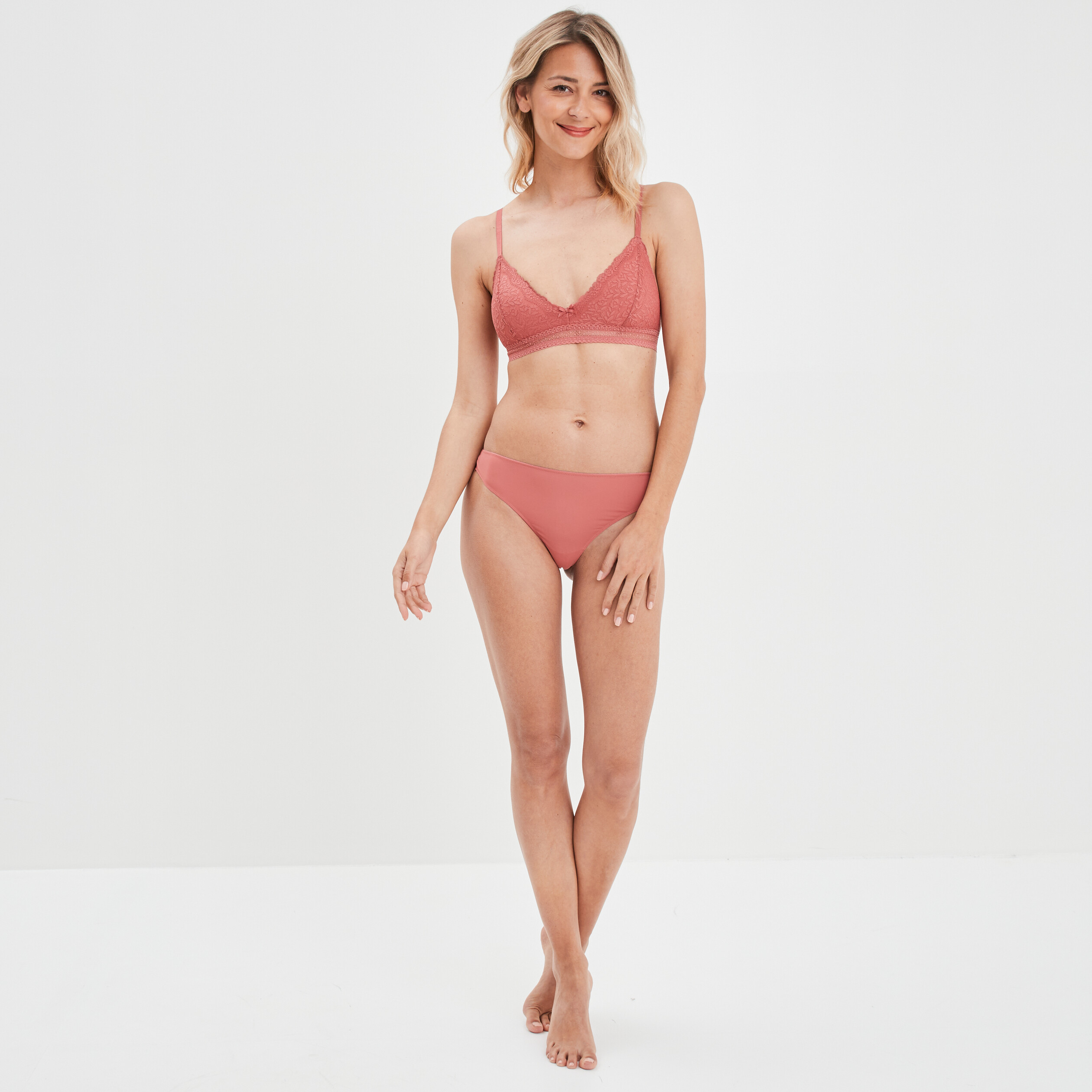 Soutien-gorge triangle micro dentelle rose poudrée femme | La Halle