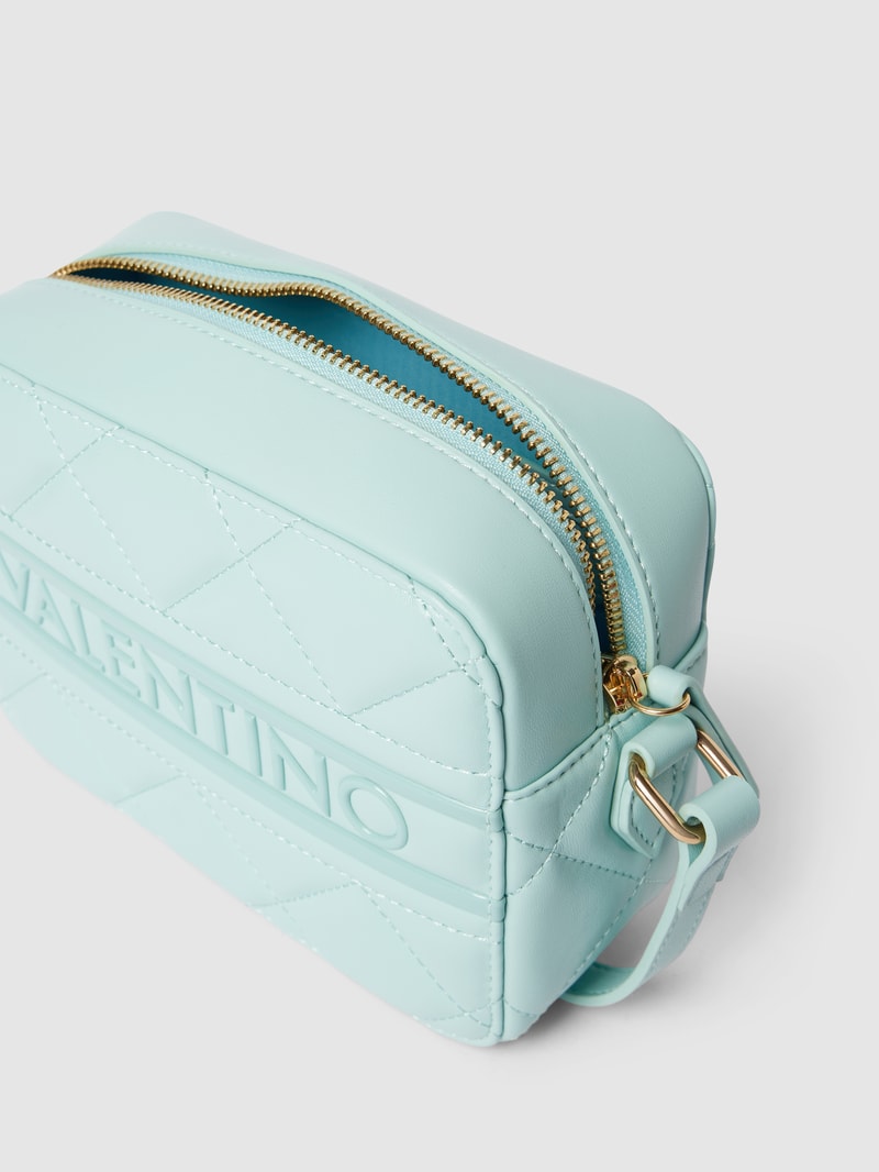Handtasche mit Label-Details Modell 'ADA' in hellblau