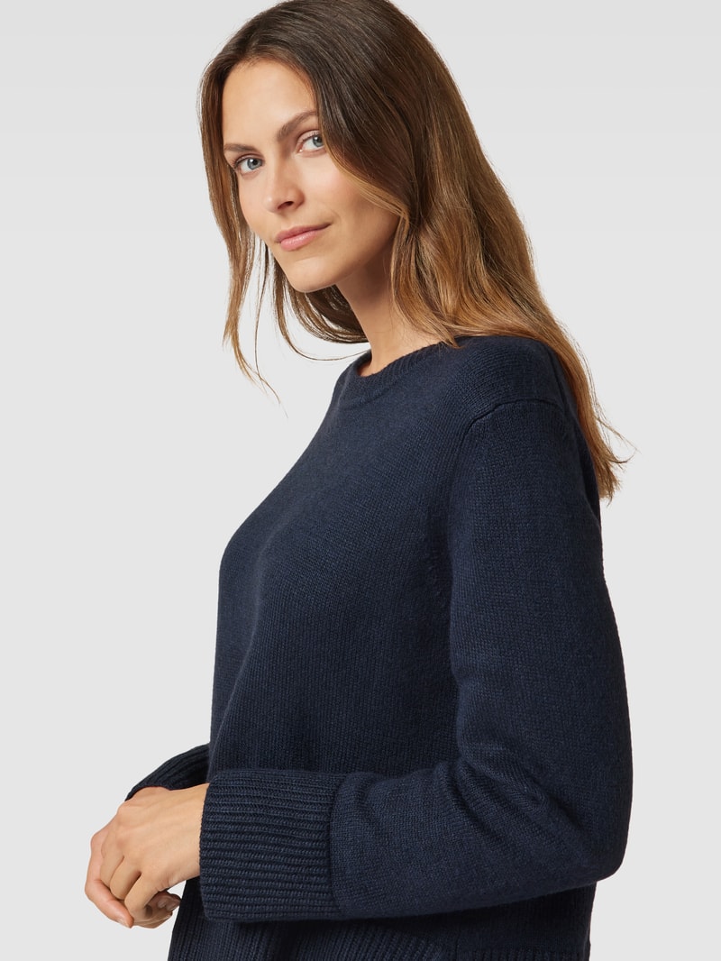 Strickpullover in melierter Optik in marineblau