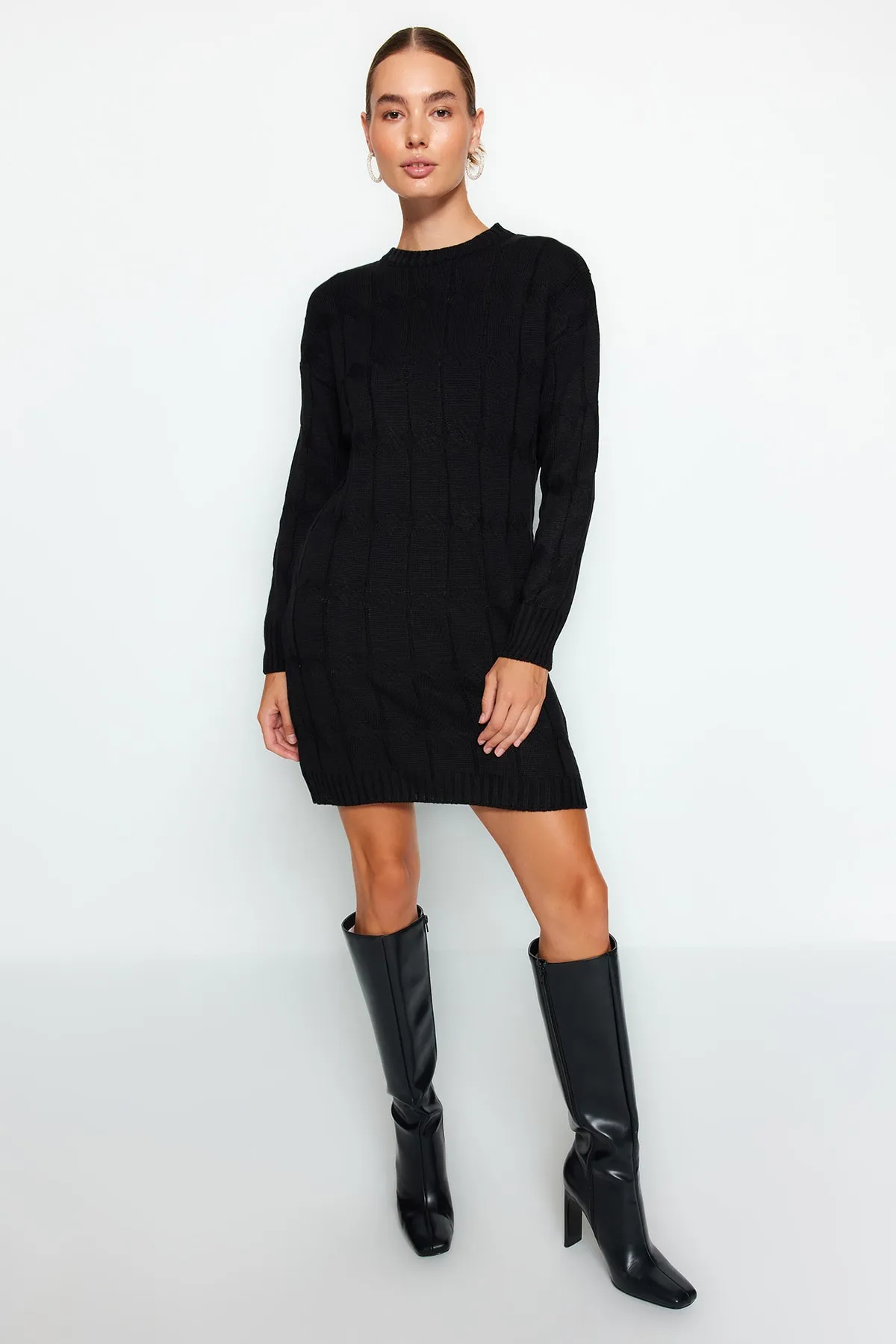 Trendyol Collection  Schwarz Schwarzes Mini-Strickkleid aus Haarstrick TWOAW22EL0027 Kleid TWOAW22EL0027