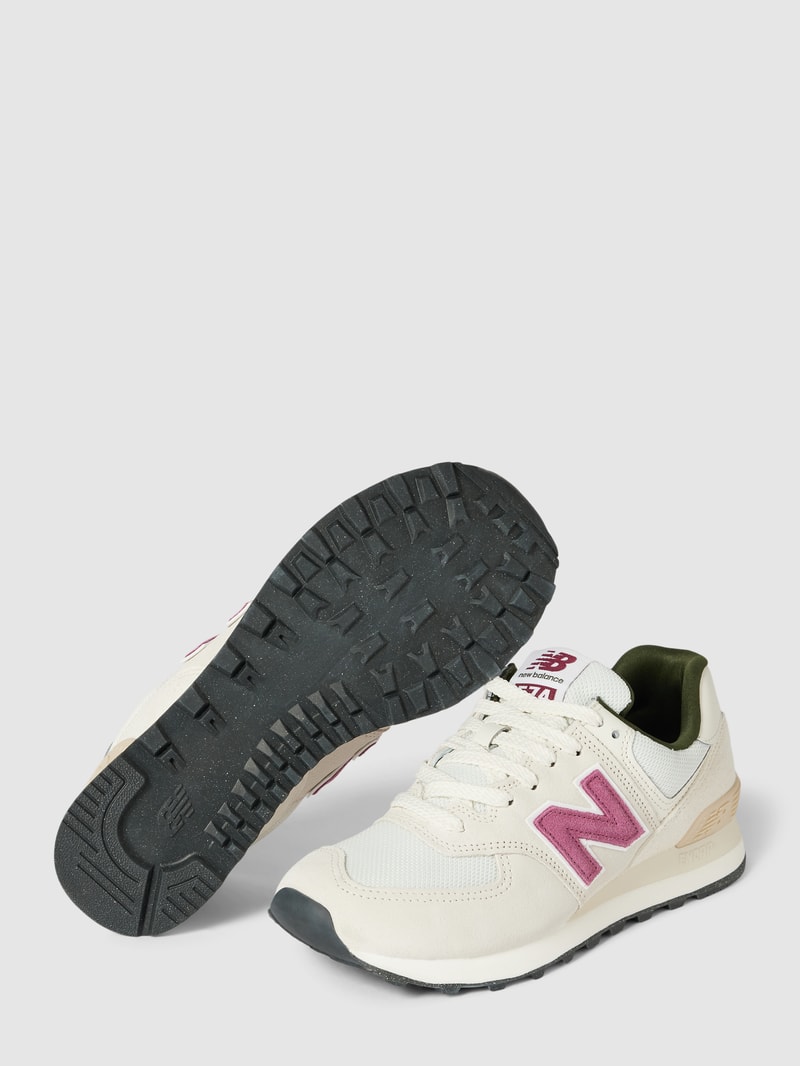 Sneaker mit Label-Detail in beige