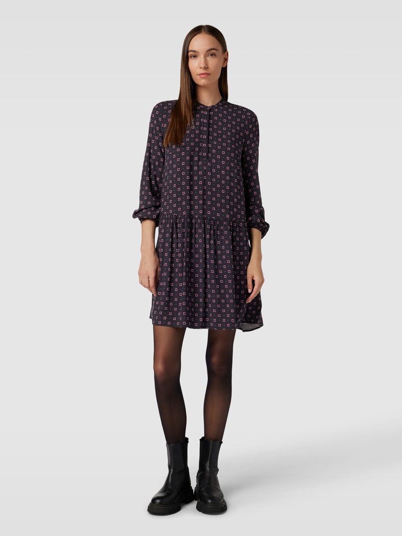 Knielanges Kleid mit floralem Allover-Muster in schwarz
