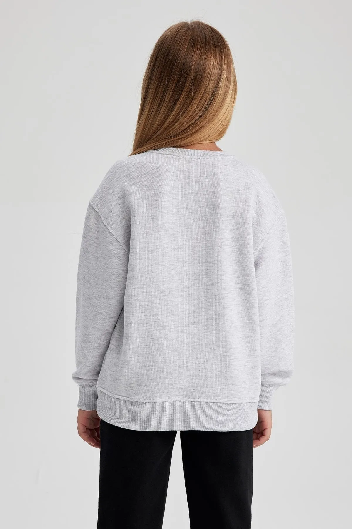 DeFacto  Graues Schul-Sweatshirt mit Rundhalsausschnitt für Mädchen A2797a823au
