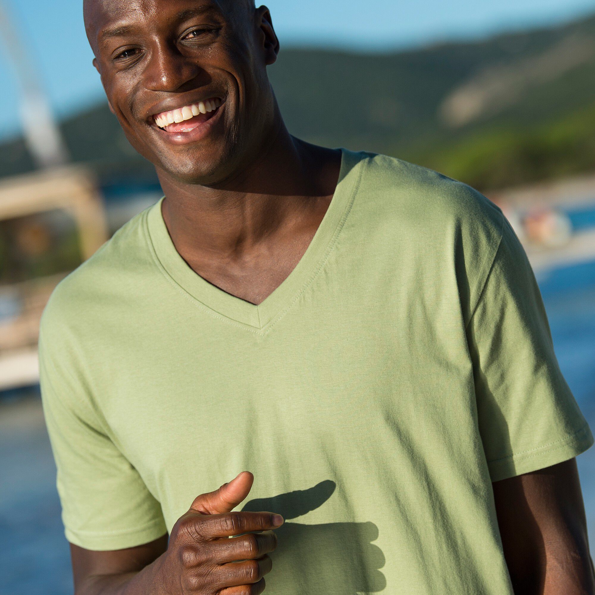 Tee-shirt col V manches courtes