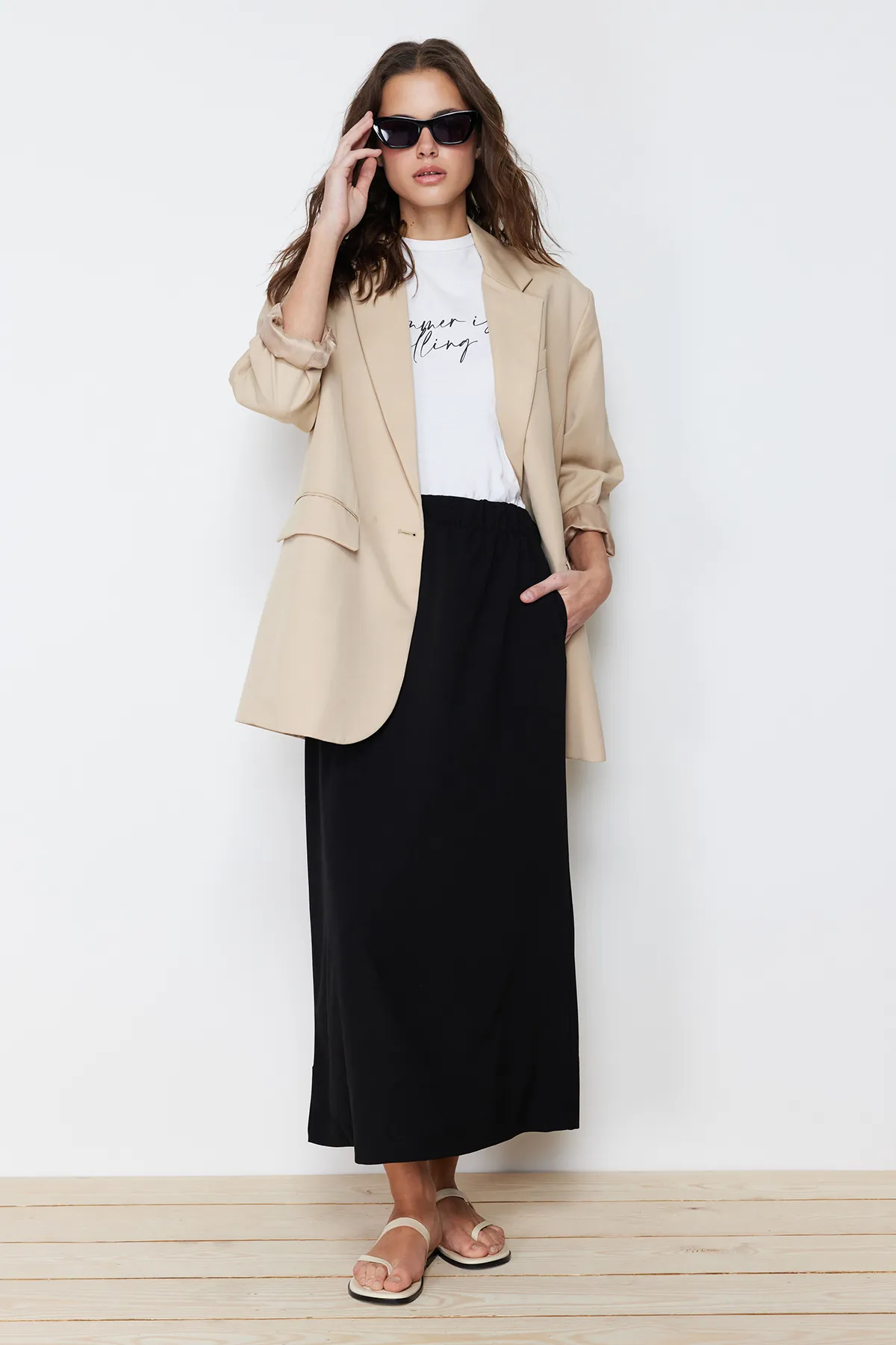 Trendyol Modest  Schwarzer schlichter Strickrock mit elastischem Bund TCTSS24EE00006