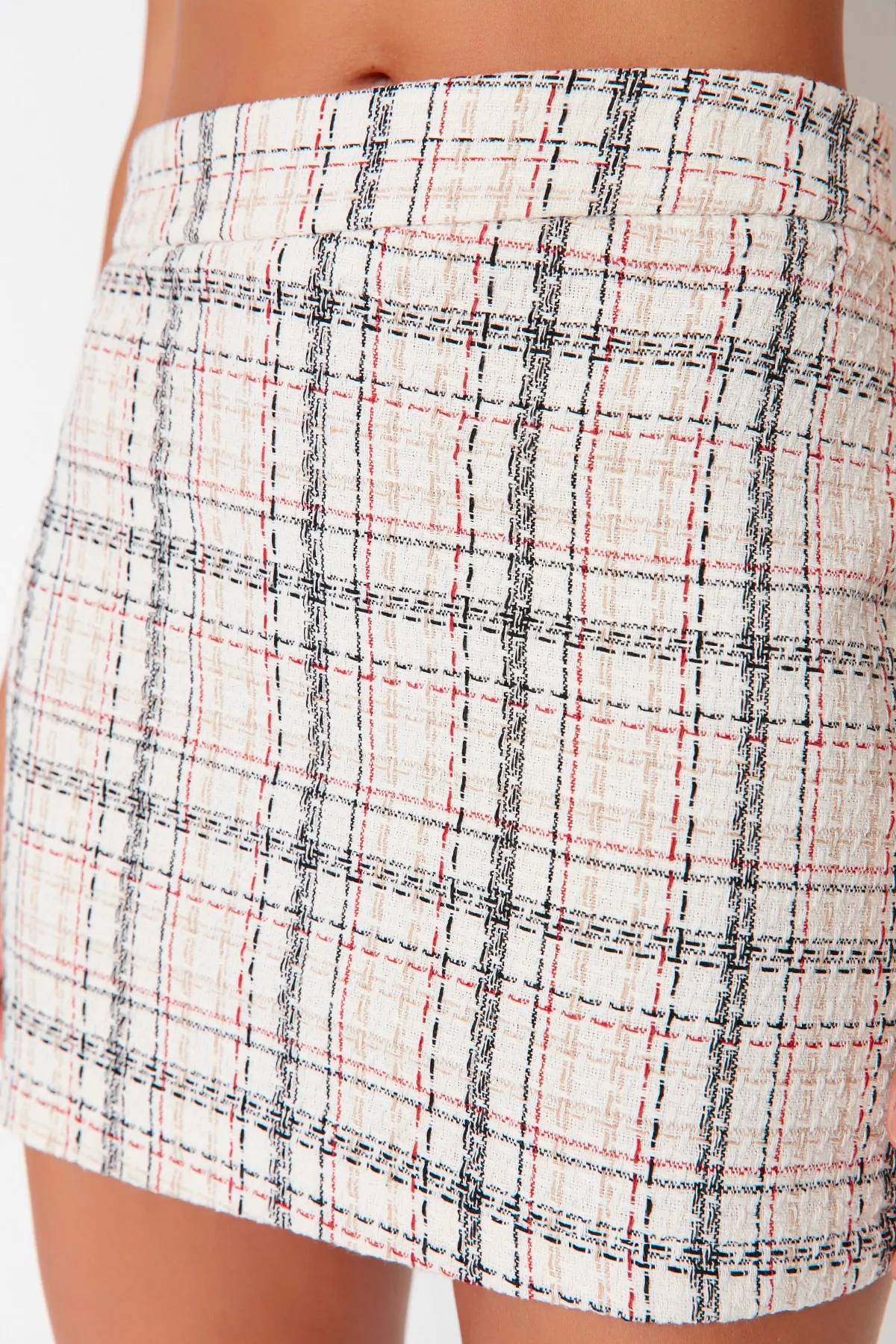 Trendyol Collection  Ecrufarbener, karierter, gemusterter Mini-Webrock aus Tweedstoff TWOAW23ET00066