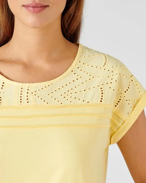 Tee-shirt détails broderie anglaise