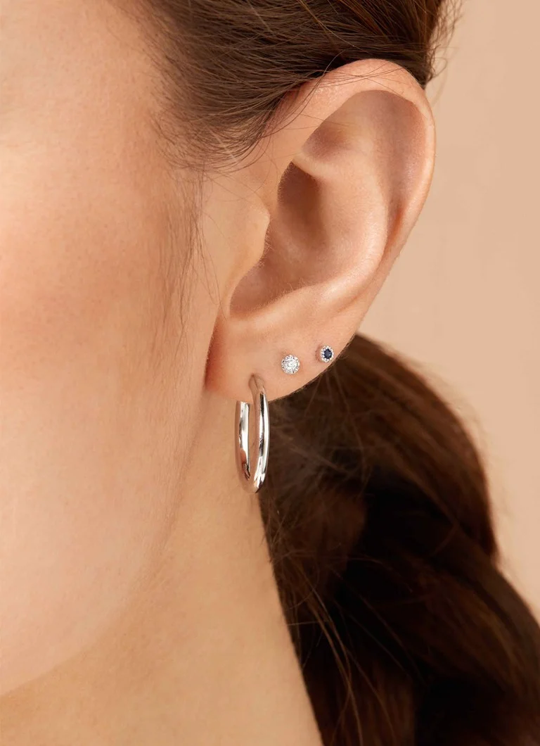 Ohrringe aus Weißgold mit Diamanten (0,06 ct) – Joy